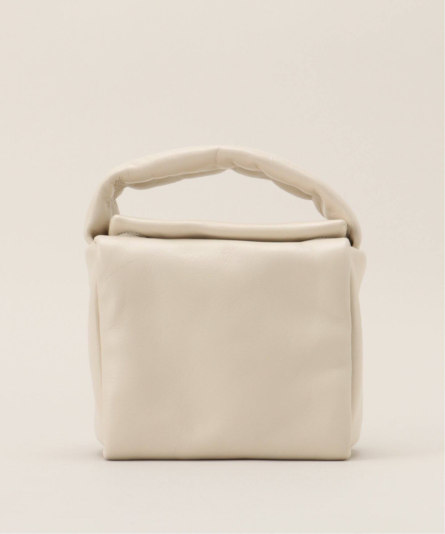 BUCKET BAGGAGE/バケットバゲージ】Puff Cube Bag Small（ハンドバッグ 