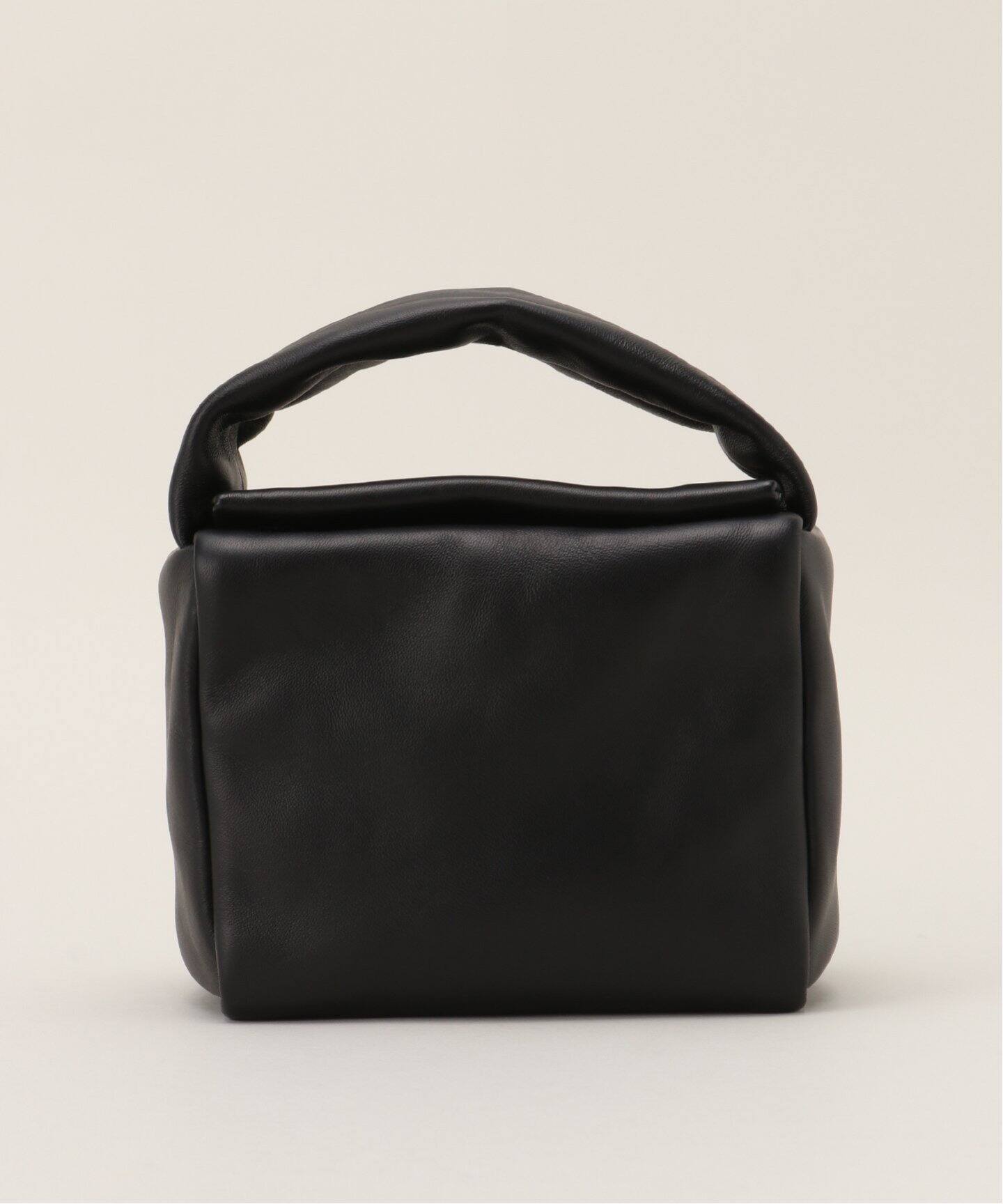 BUCKET BAGGAGE/バケットバゲージ】Puff Cube Bag Small（ハンドバッグ 