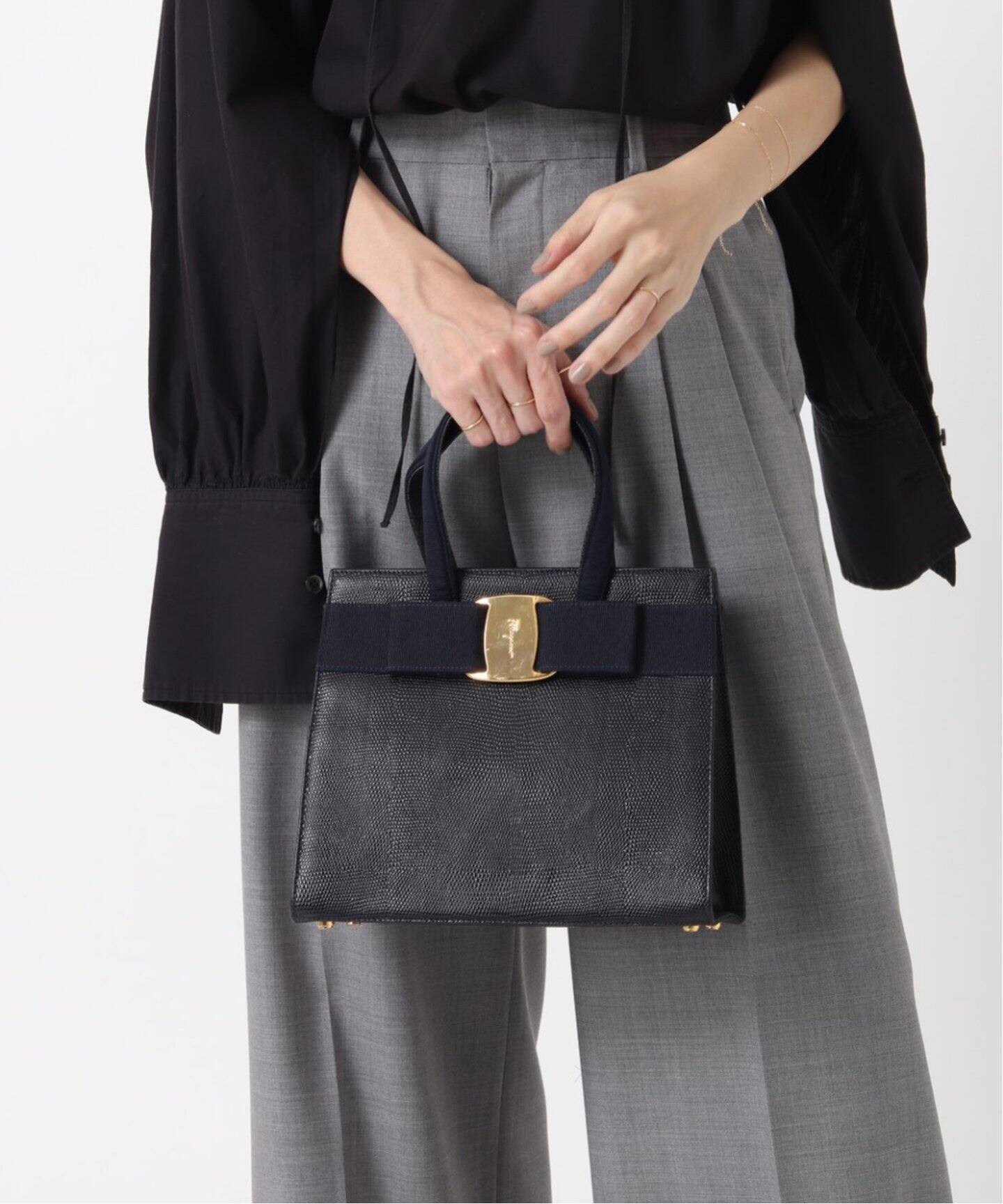 VINTAGE FERRAGAMO/フェラガモ】 Vara 2wayバッグ（ショルダーバッグ  