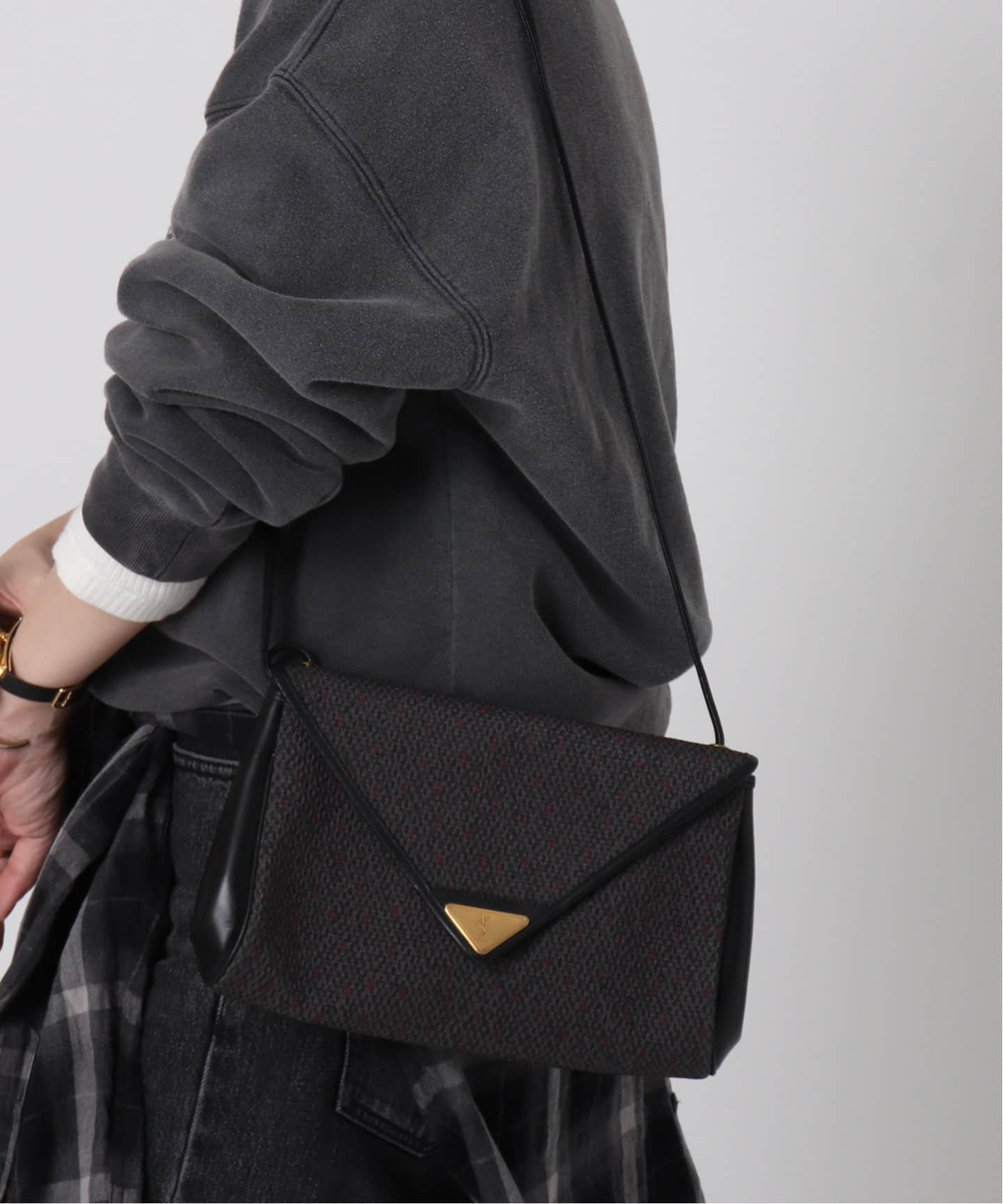 VINTAGE YSL/イヴ サンローラン】ショルダーバッグ（ショルダーバッグ