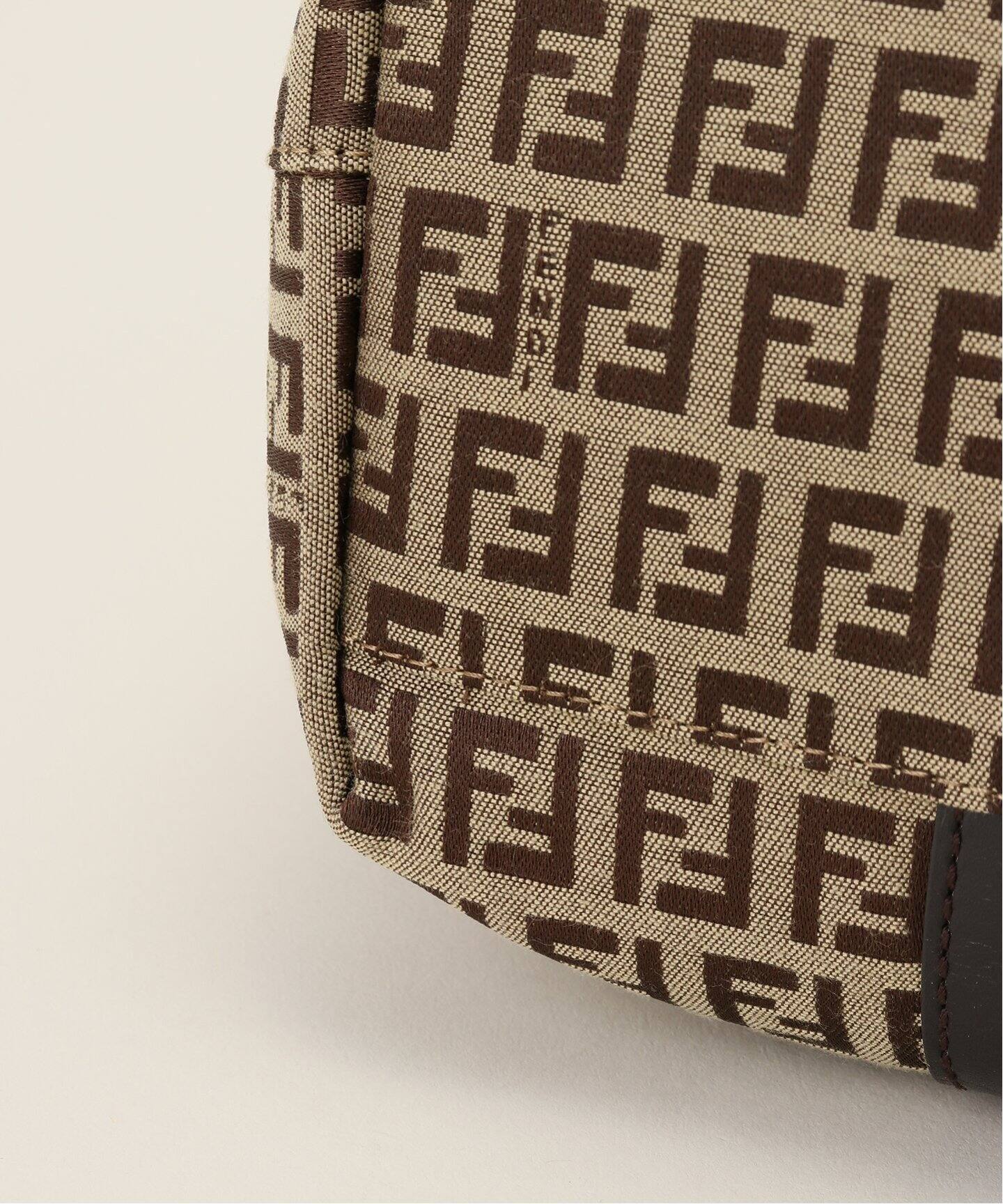 FENDI 担げる フェンディ 1990 年代のビンテージ ズッカ柄 キーケース