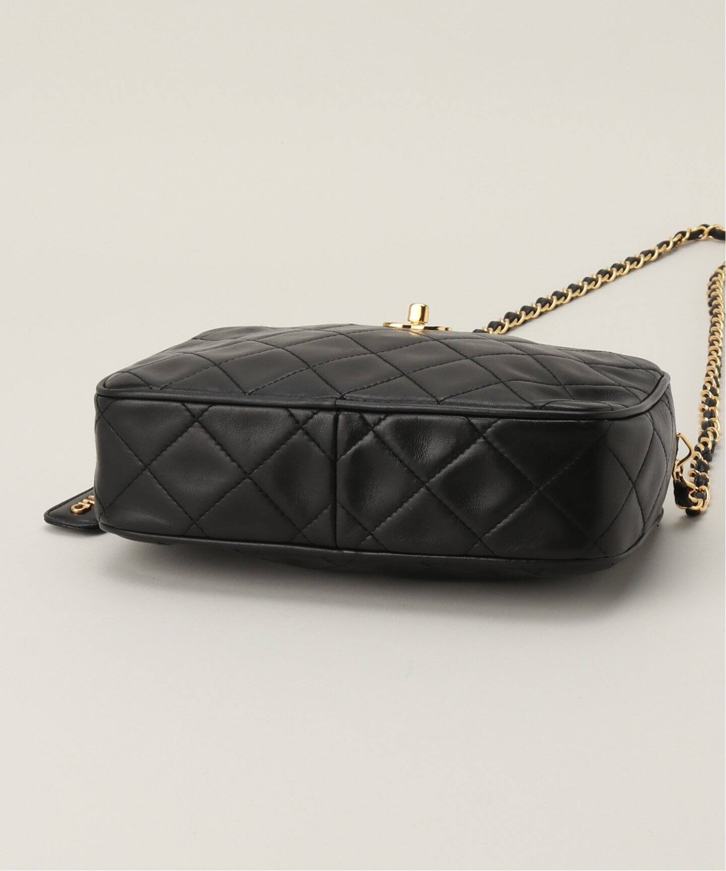 VINTAGE CHANEL/シャネル】マトラッセ チェーンショルダーバッグ 22 