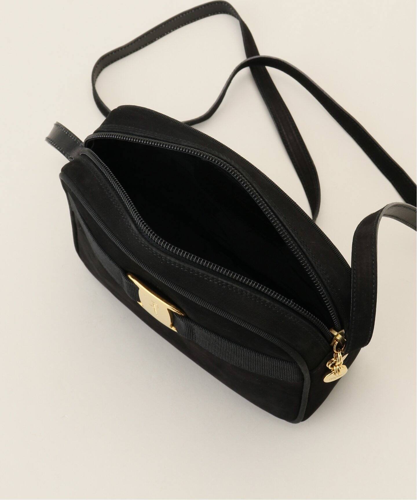 VINTAGE FERRAGAMO/フェラガモ】Vara ショルダーバッグ 18 suede 