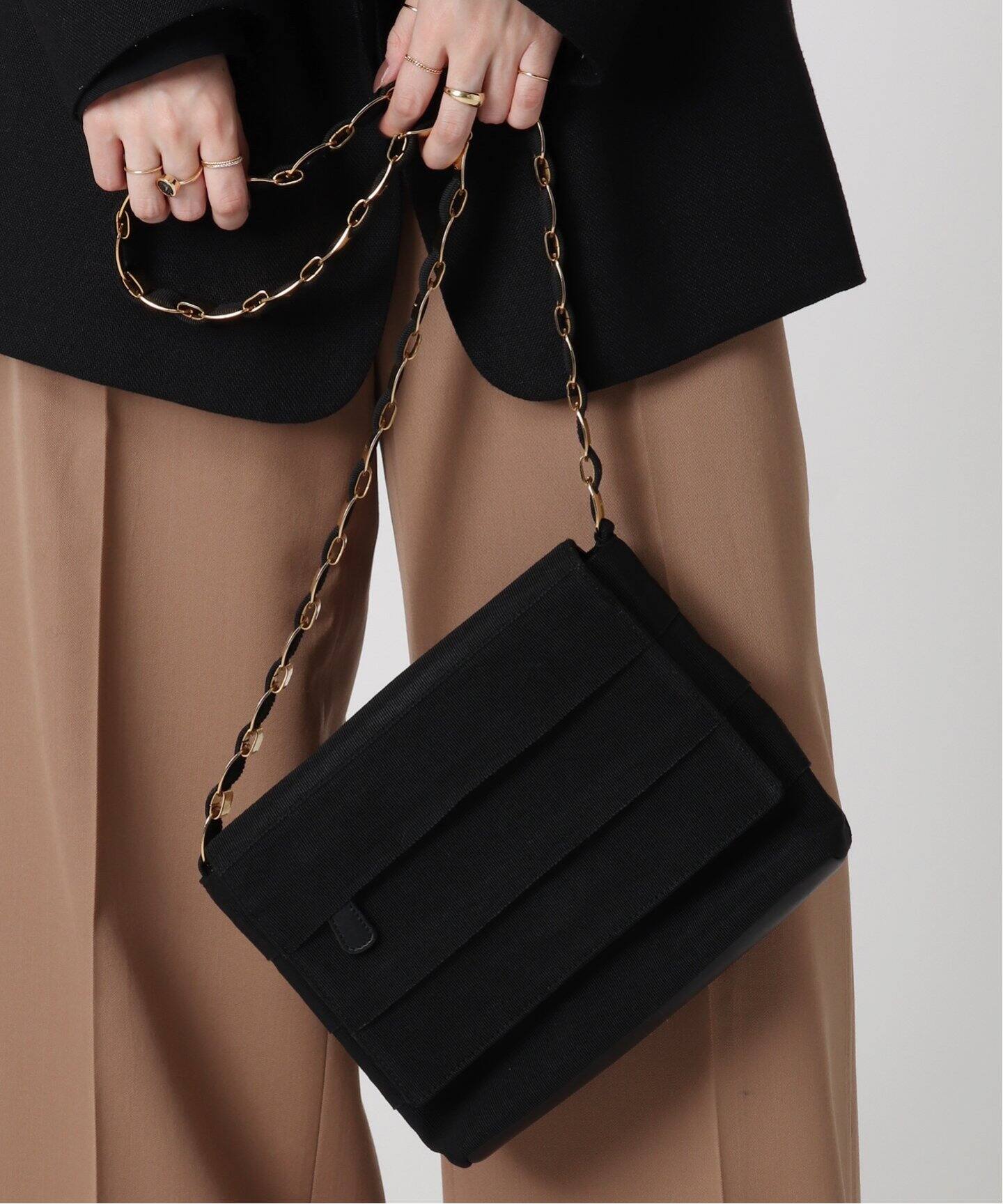 VINTAGE FERRAGAMO/フェラガモ】Vara チェーンショルダーバッグ  