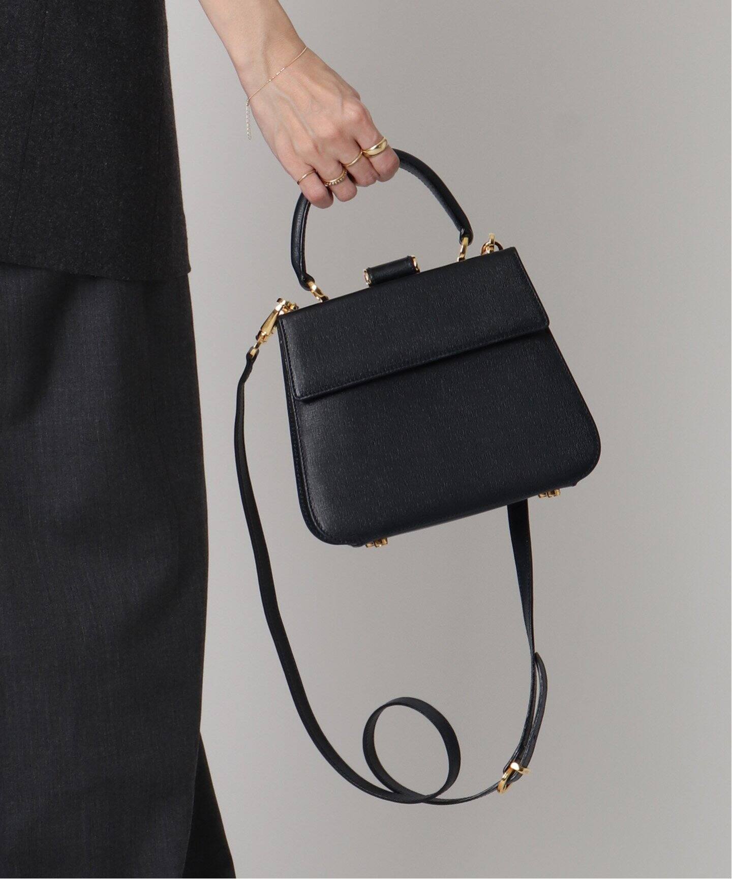 VINTAGE FERRAGAMO/フェラガモ】 Gancini 2wayバッグ（ショルダー  