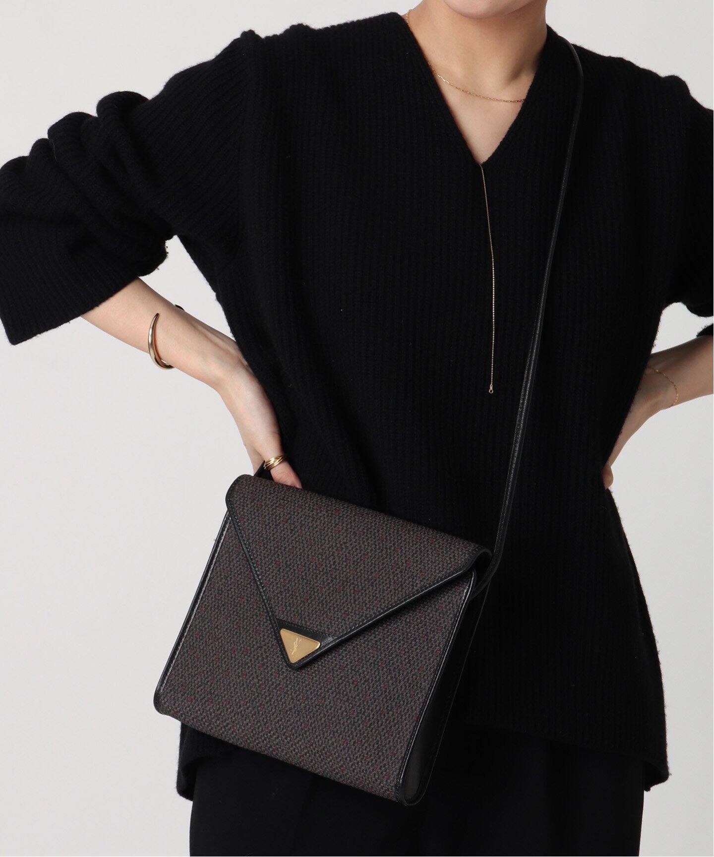 VINTAGE YSL/イヴ サンローラン】ショルダーバッグ（ショルダーバッグ 
