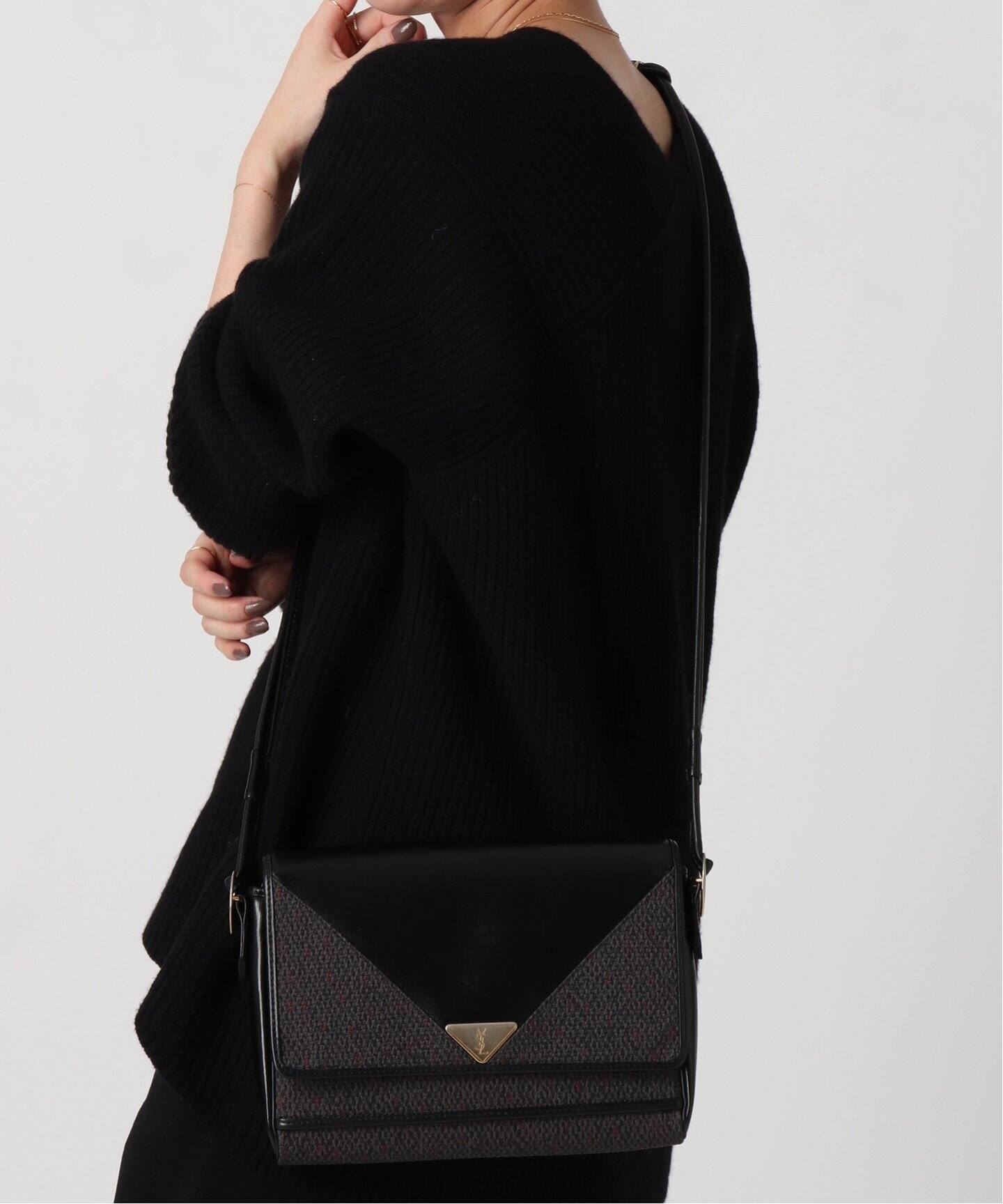 VINTAGE YSL/イヴ サンローラン】ショルダーバッグ（ショルダーバッグ 