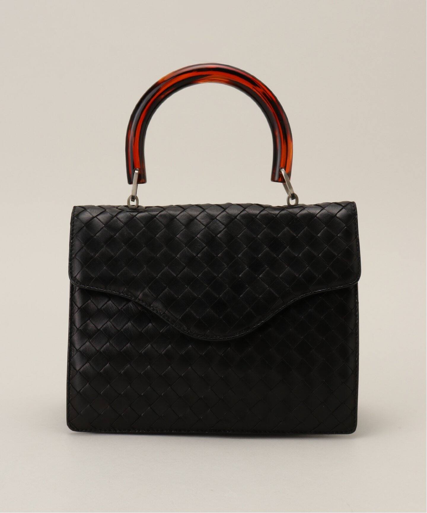 アンティーク仕上げの珍しいボッテガヴェネタのハンドバッグです。