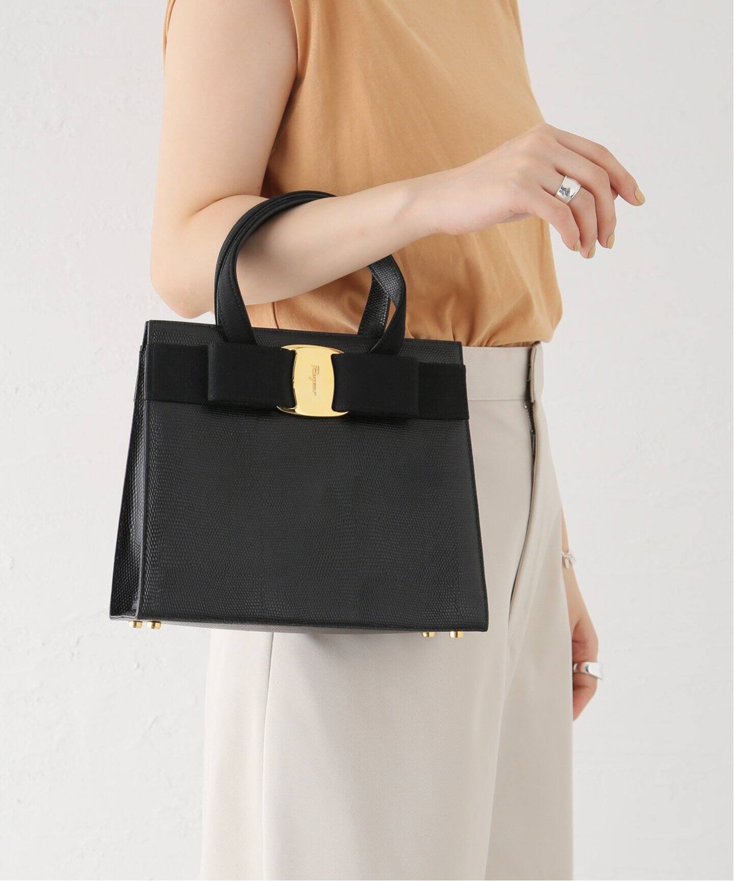 VINTAGE FERRAGAMO/フェラガモ】 Vara 2wayバッグ（ハンドバッグ  