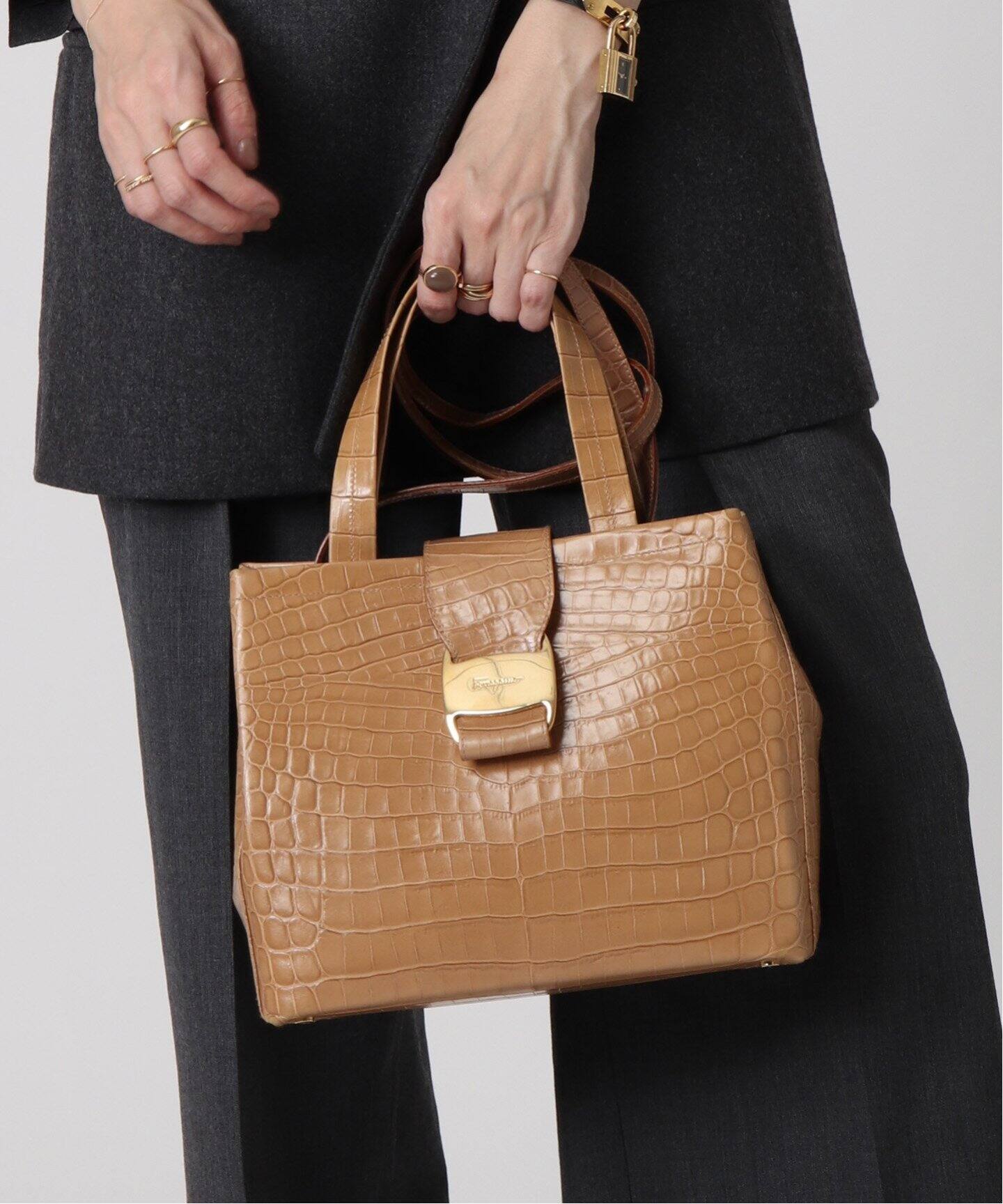 VINTAGE FERRAGAMO/フェラガモ】Vara ハンドバッグ（ショルダーバッグ 