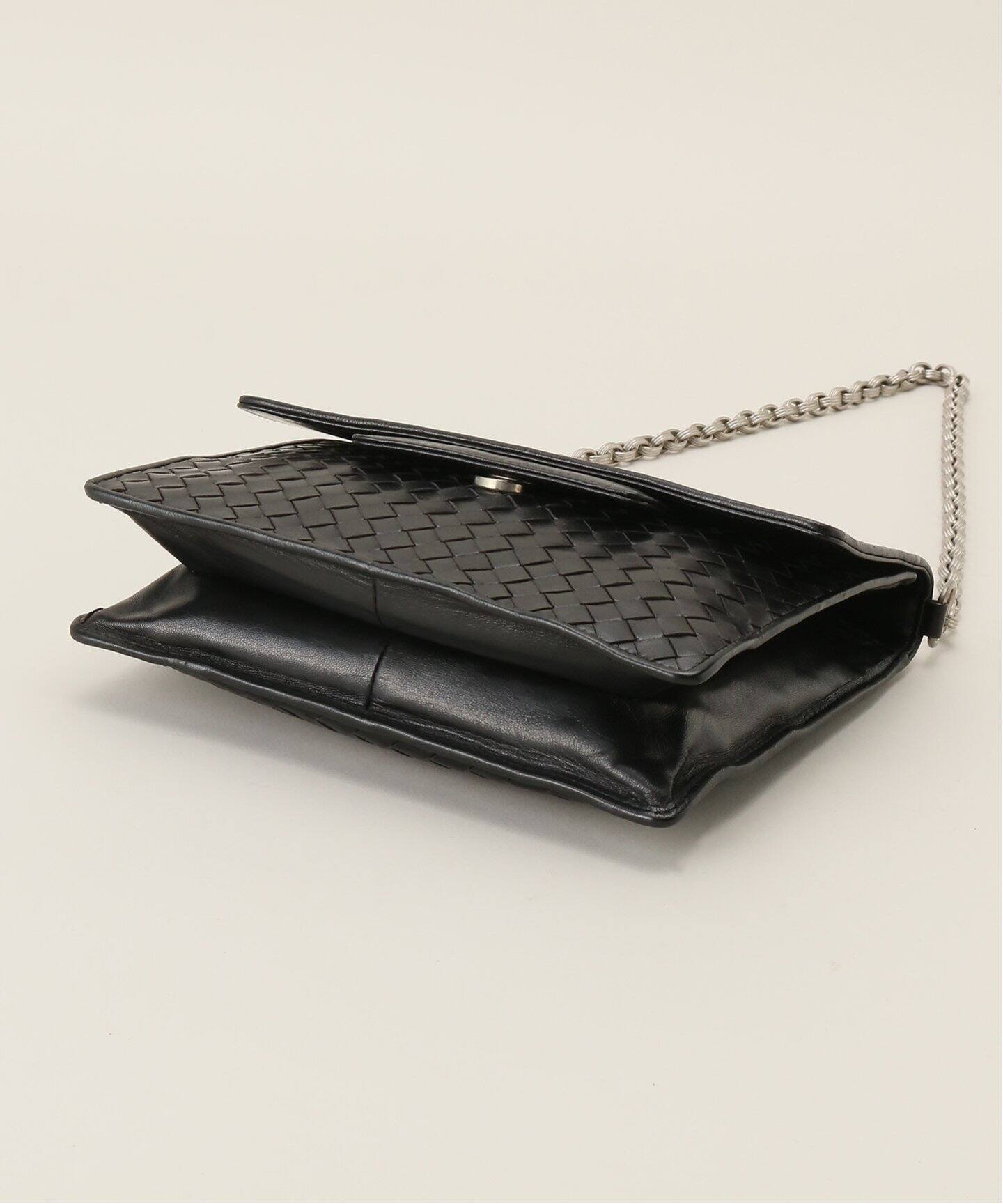 BOTTEGA 守り抜く VENETA パイソンクラッチバック ボッテガヴェネタ
