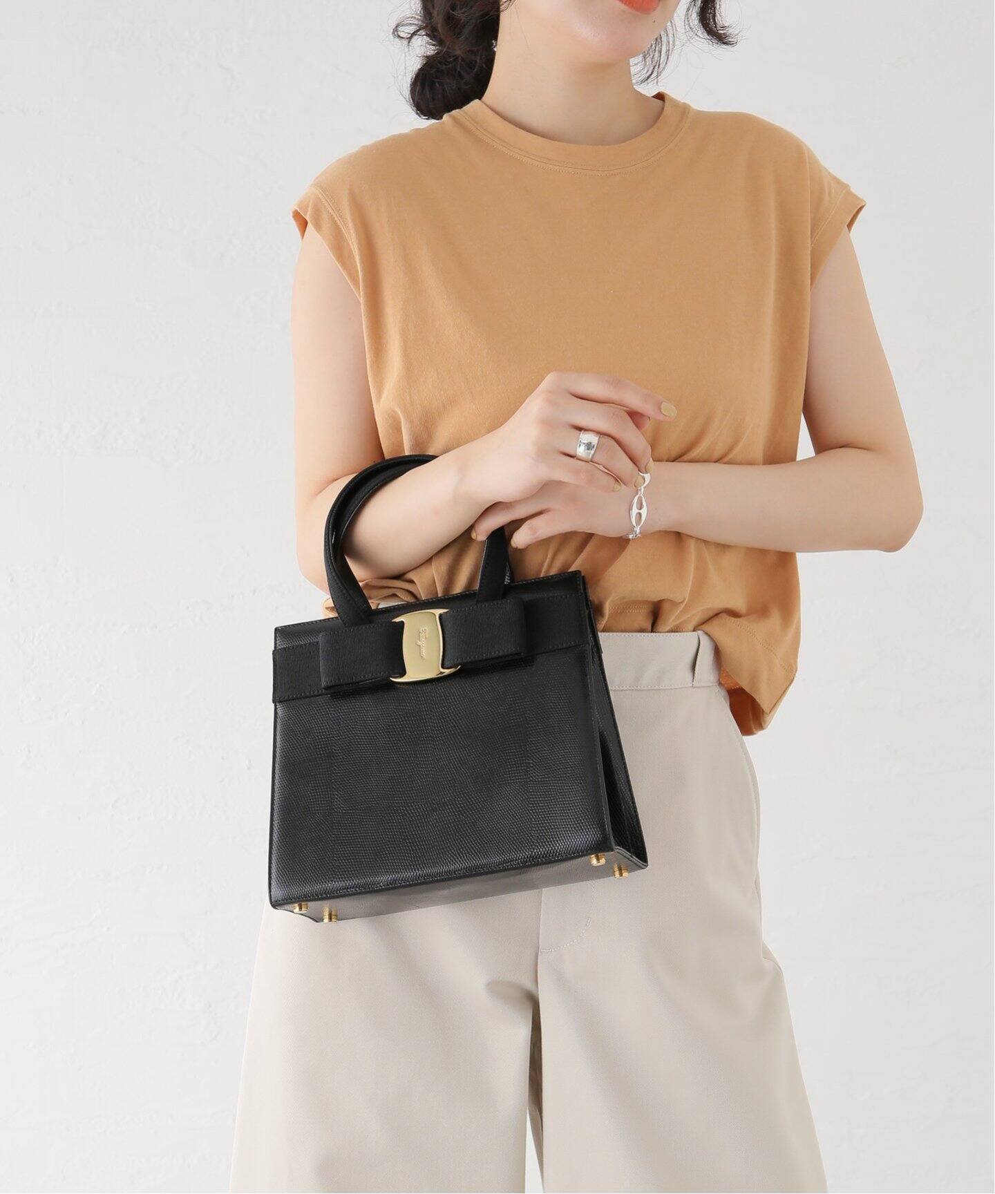 VINTAGE FERRAGAMO/フェラガモ】 Vara ハンドバッグ（ハンドバッグ  