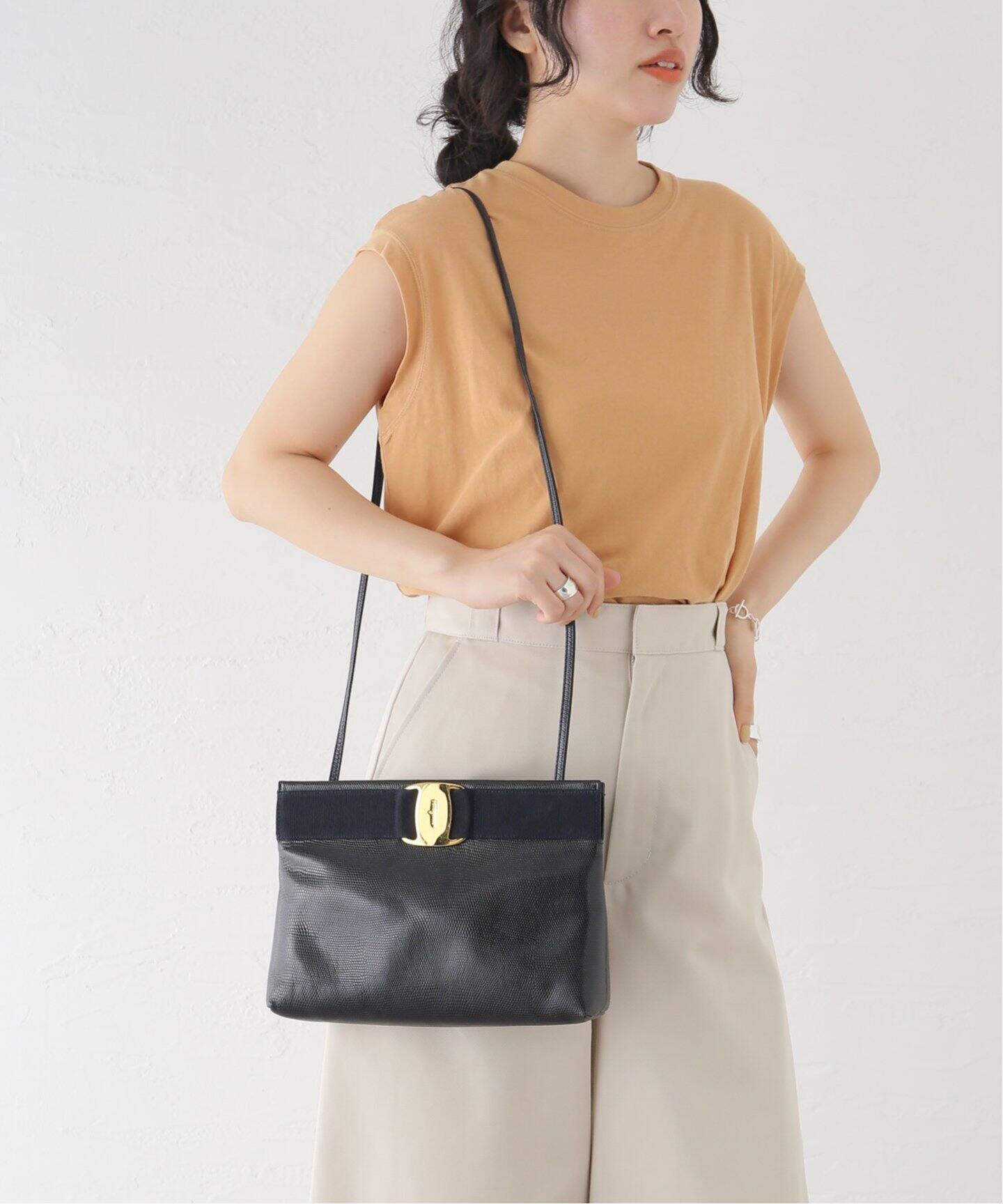 VINTAGE FERRAGAMO/フェラガモ】 Vara 2wayバッグ（ショルダーバッグ  