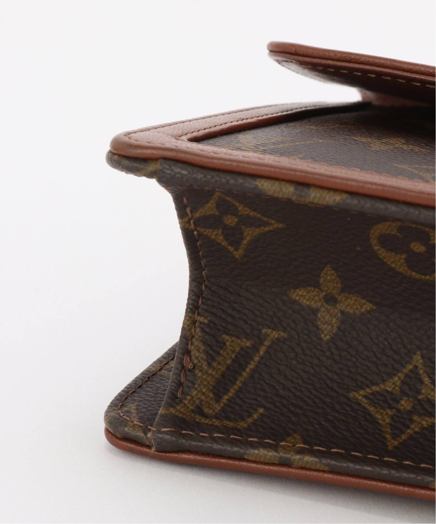 LOUIS VUITTON イエロー クラッチバッグ　ポシェットフルール LOUIS VUITTON イエロー クラッチバッグ ポシェットフルール