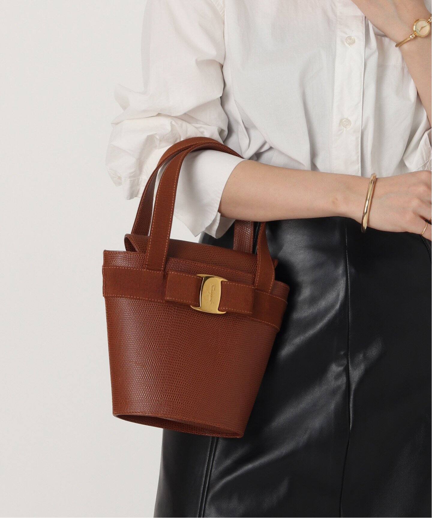 VINTAGE FERRAGAMO/フェラガモ】Vara バケットハンドバッグ 