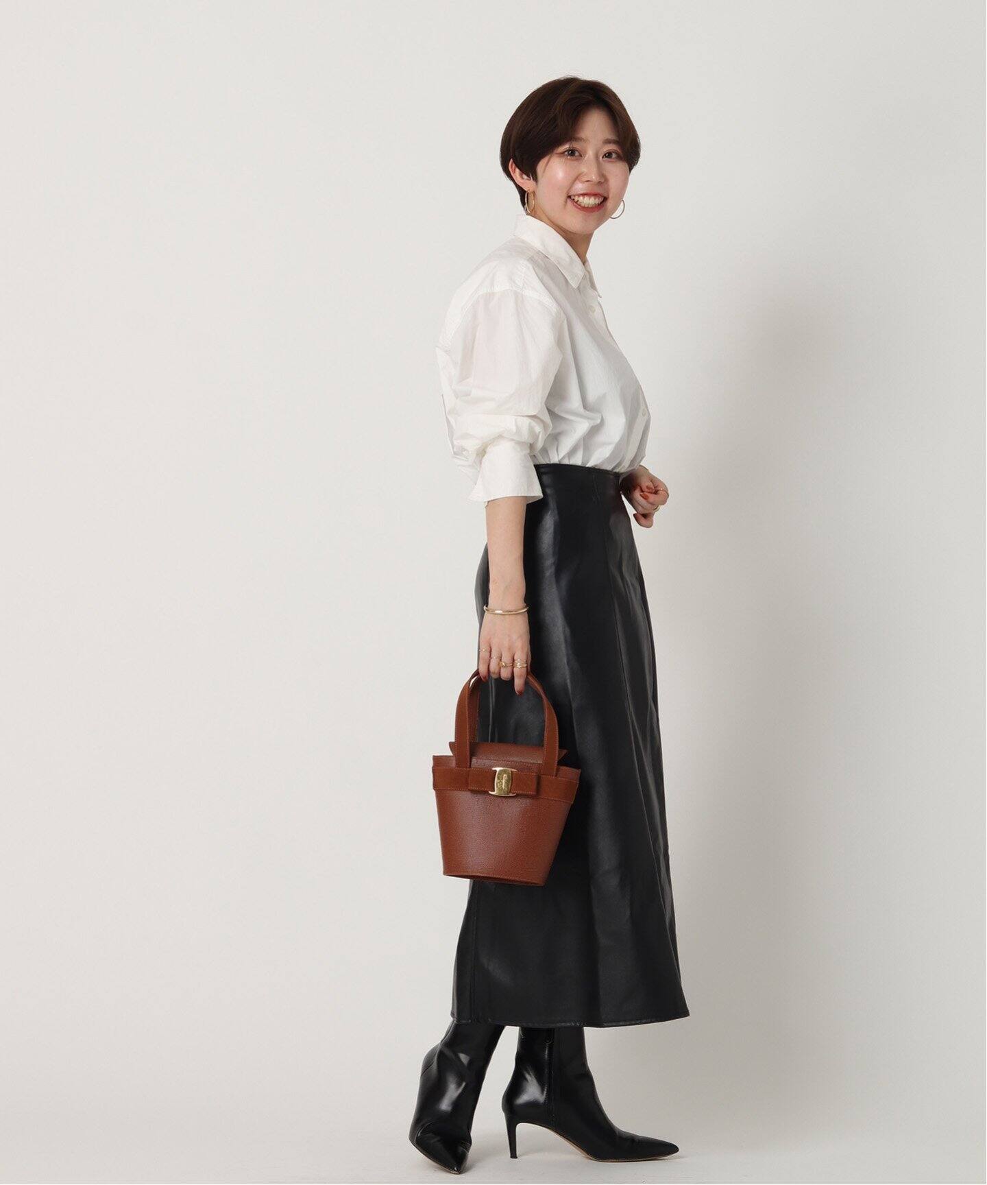 VINTAGE FERRAGAMO/フェラガモ】Vara バケットハンドバッグ 