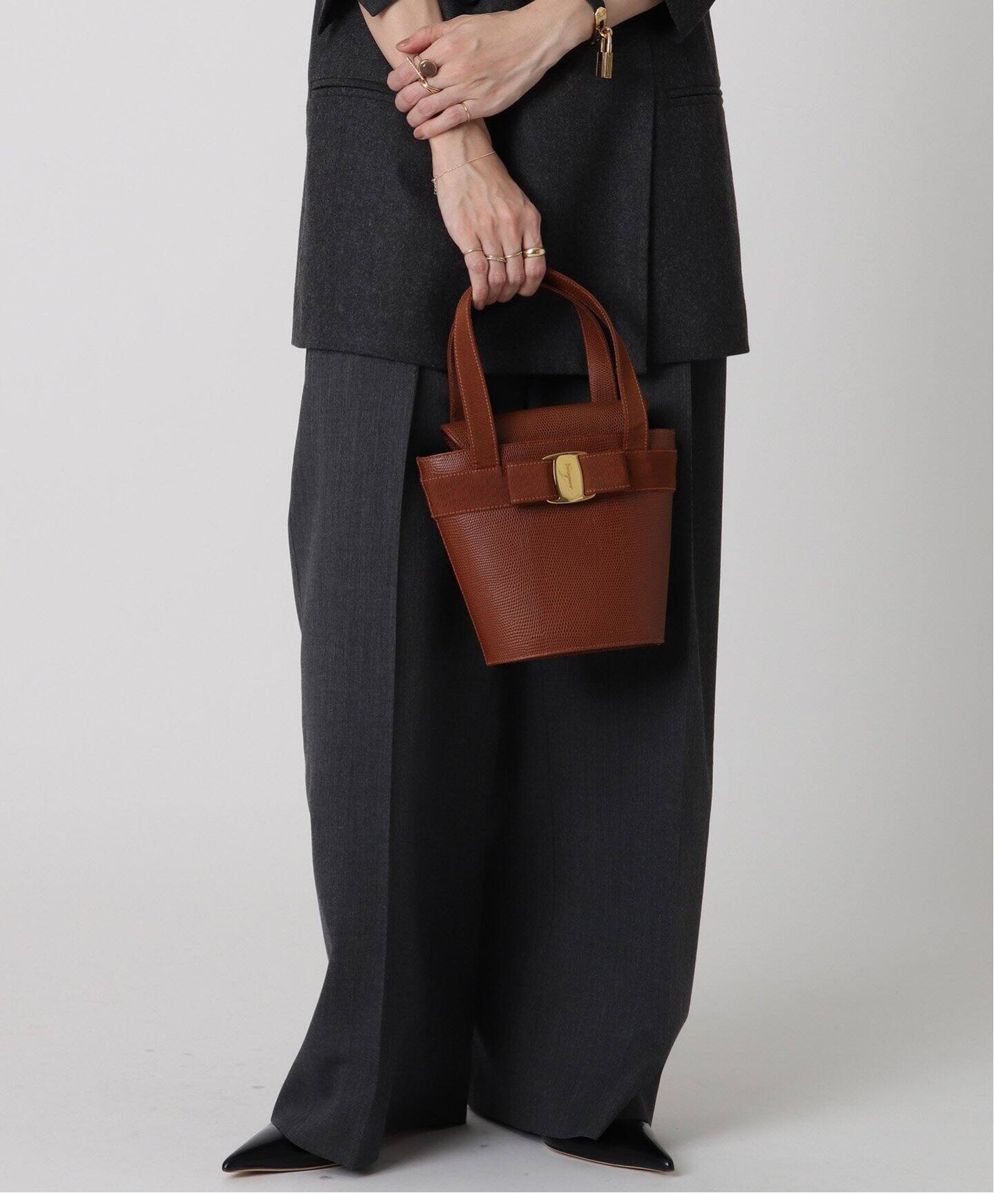 VINTAGE FERRAGAMO/フェラガモ】Vara バケットハンドバッグ 
