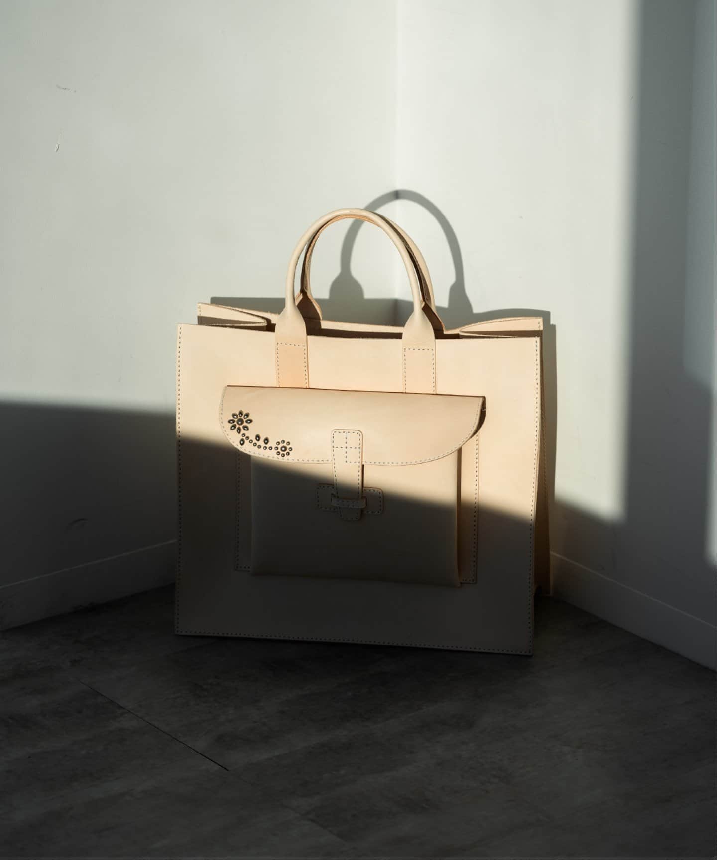 AGNES BADDOO & HTC 】別注 