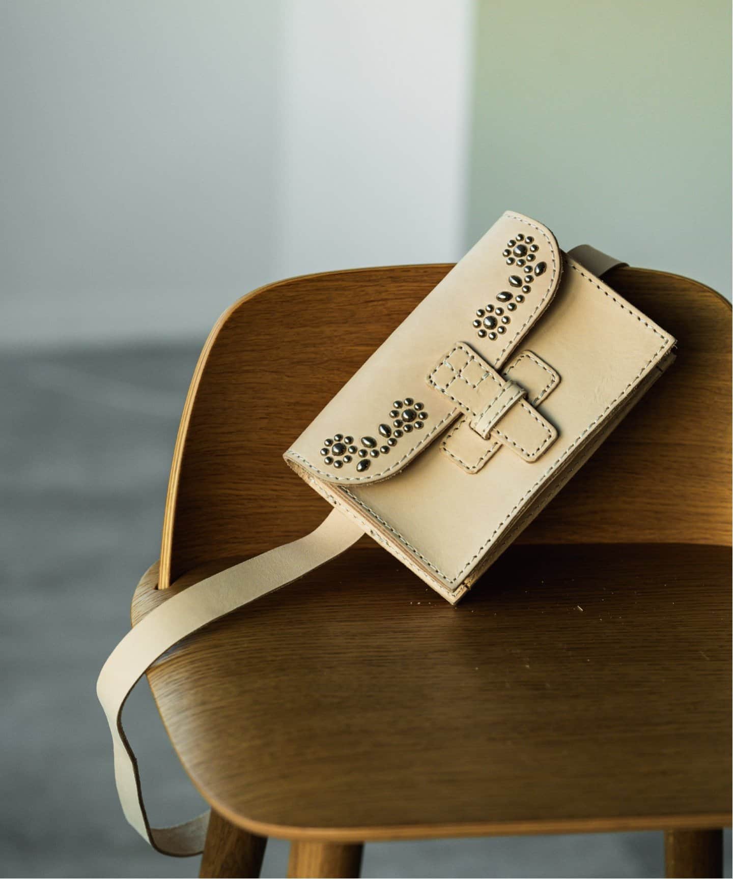 AGNES BADDOO & HTC 】別注 