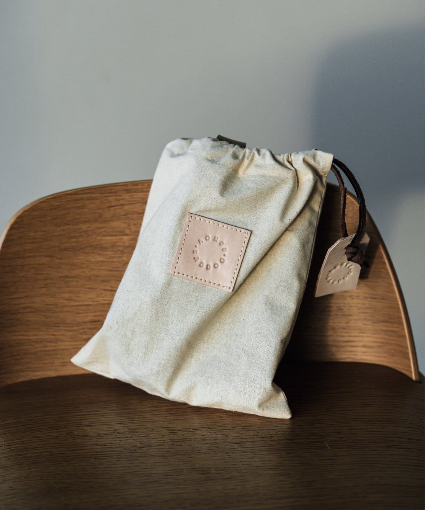 AGNES BADDOO & HTC 】別注 