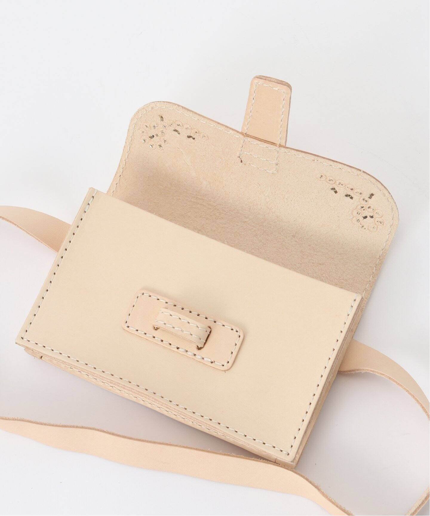 AGNES BADDOO & HTC 】別注 