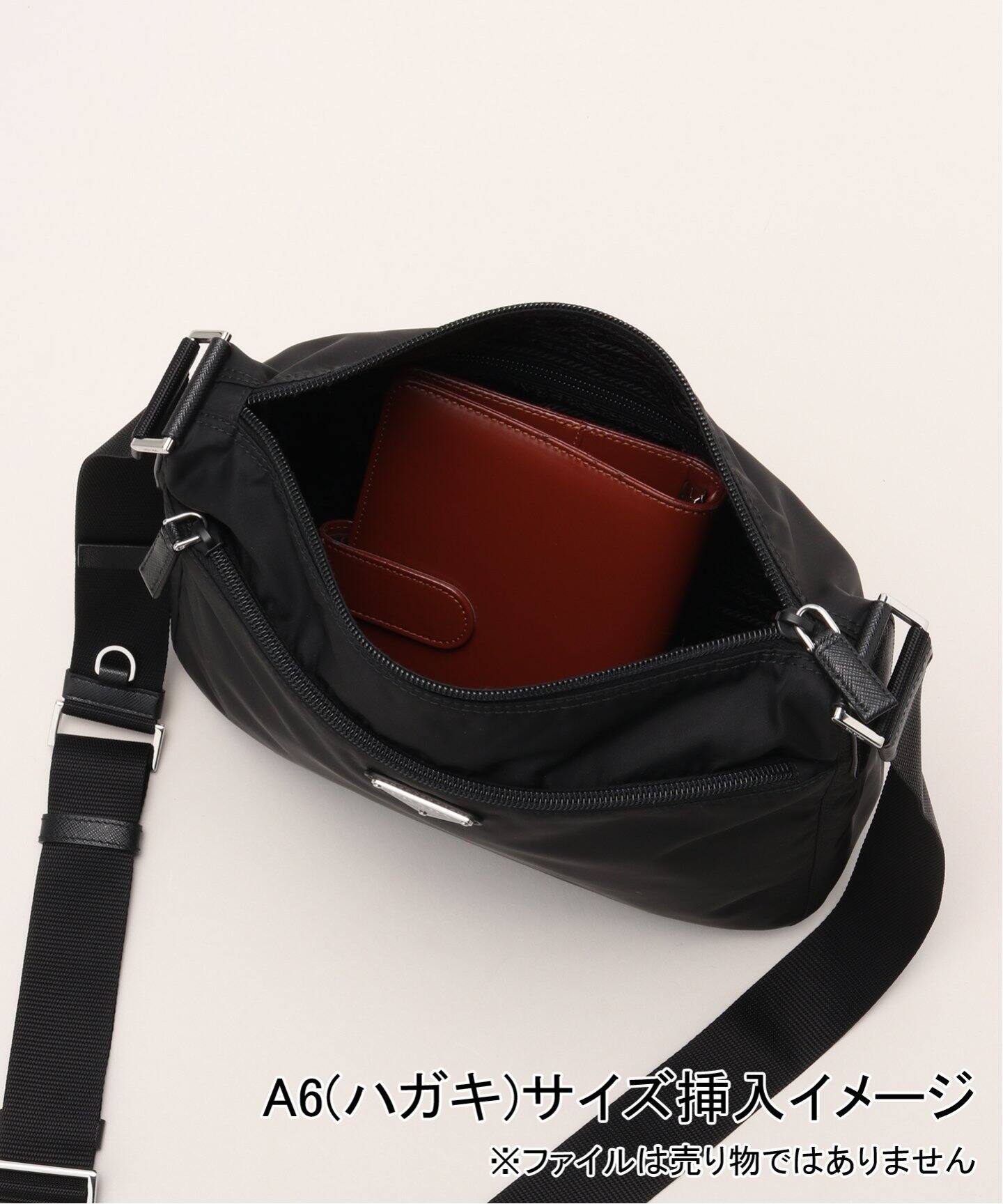 ベイクルーズで購入＊VINTAGE PRADA ブラック ショルダーバッグ ベイクルーズで購入＊VINTAGE PRADA ブラック ショルダーバッグ