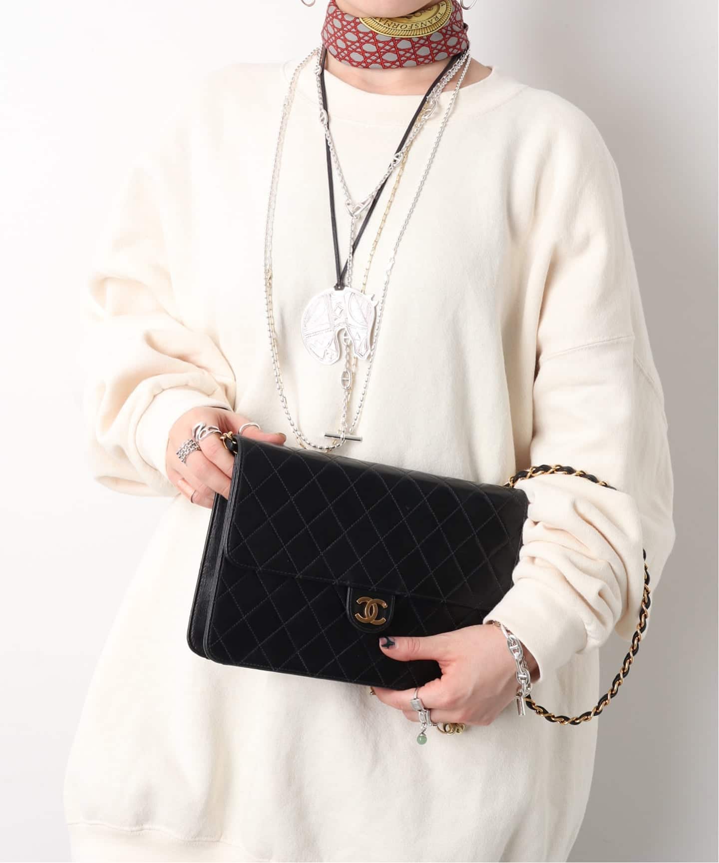 VINTAGE CHANEL/シャネル】Matelasse shoulder 25 push lock