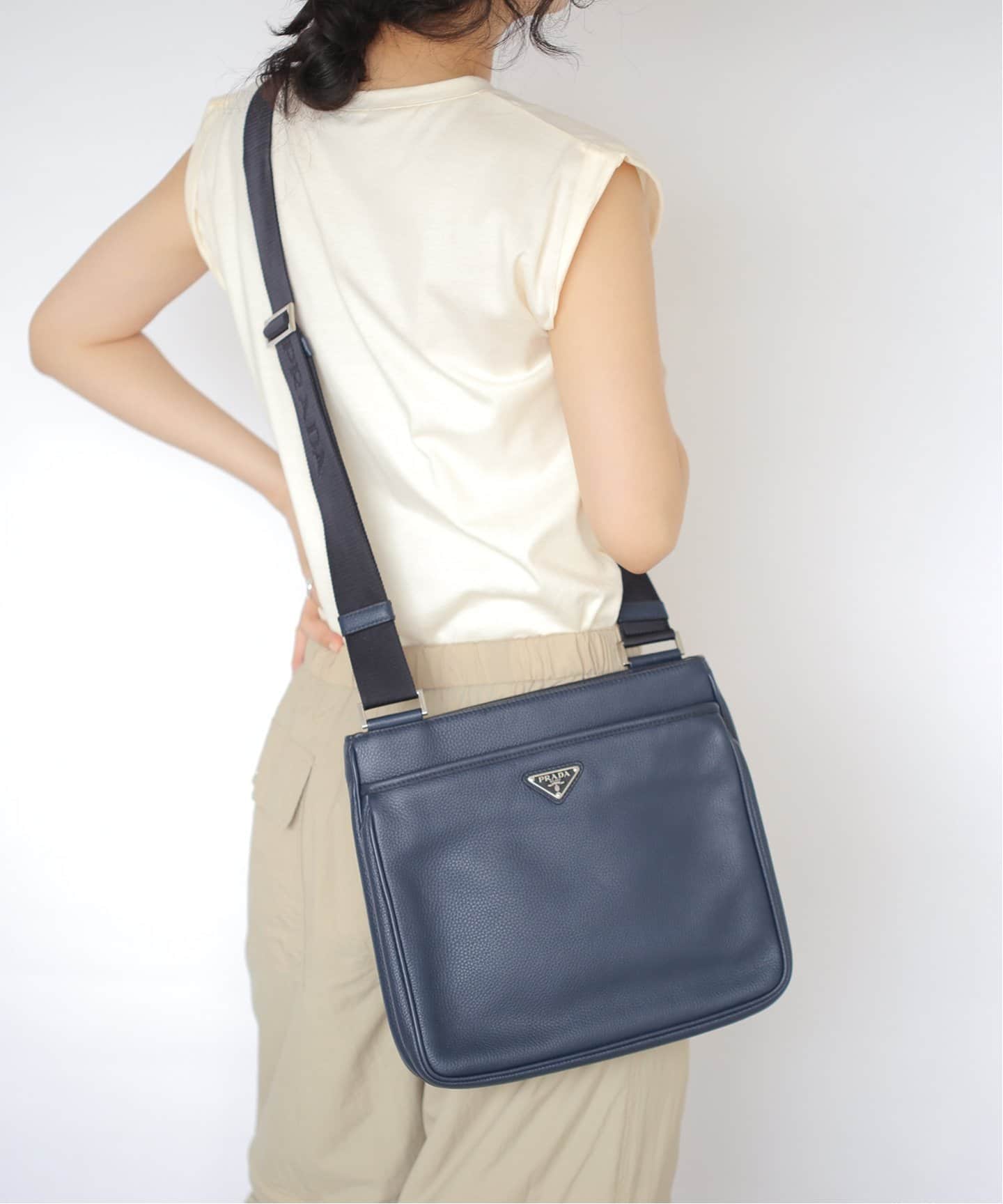 VINTAGE●PRADA●プラダ ネイビー バケット ショルダーバッグ PRADA プラダ ナイロン ショルダーバッグ ネイビー 紺 2VH048