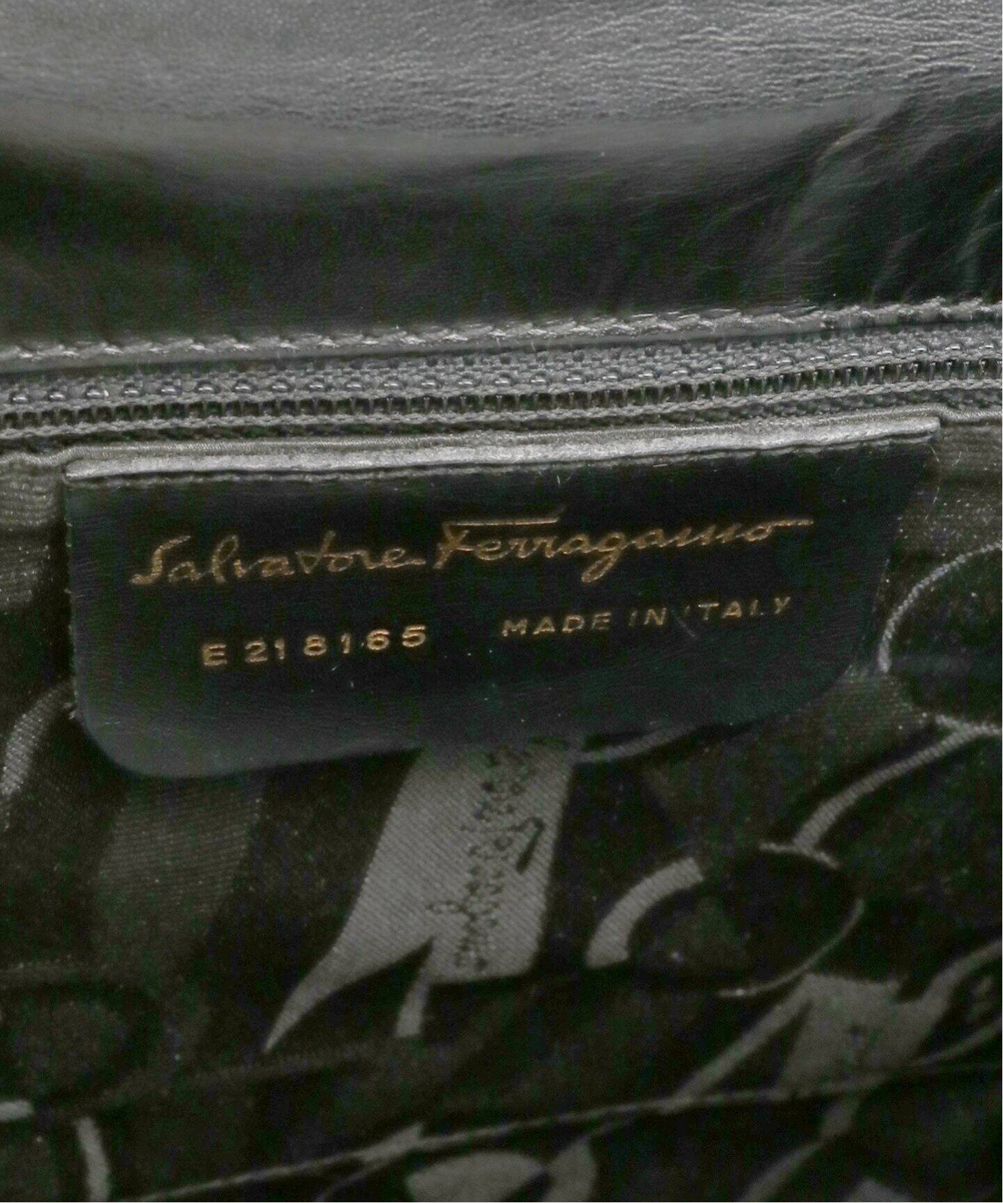 VINTAGE FERRAGAMO/フェラガモ】Gancini shoulder bag（ショルダー  