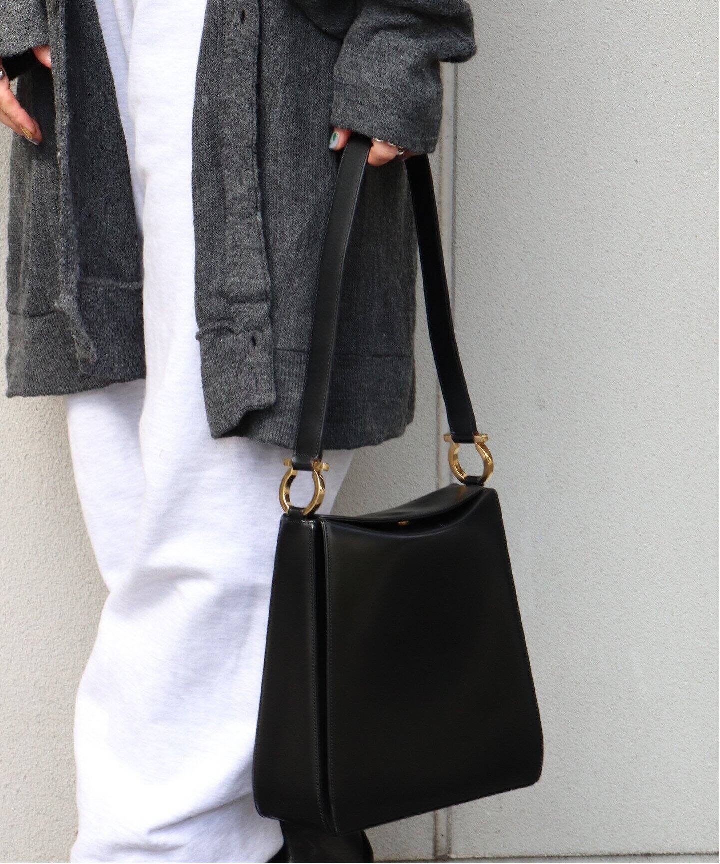 VINTAGE FERRAGAMO/フェラガモ】Gancini shoulder bag（ショルダー 