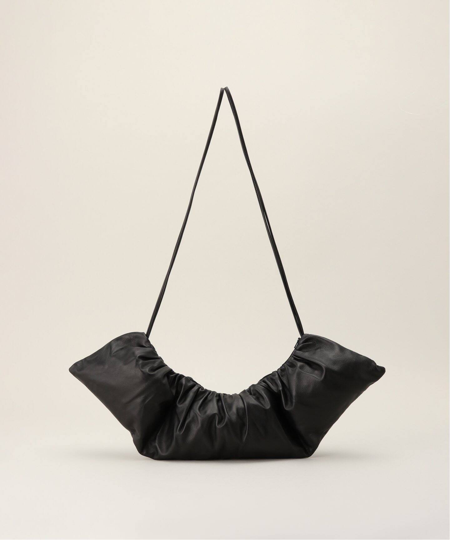 AMOMENTO/アモーメント LEATHER SHRRING BAG バッグ AM24FWW04BG 