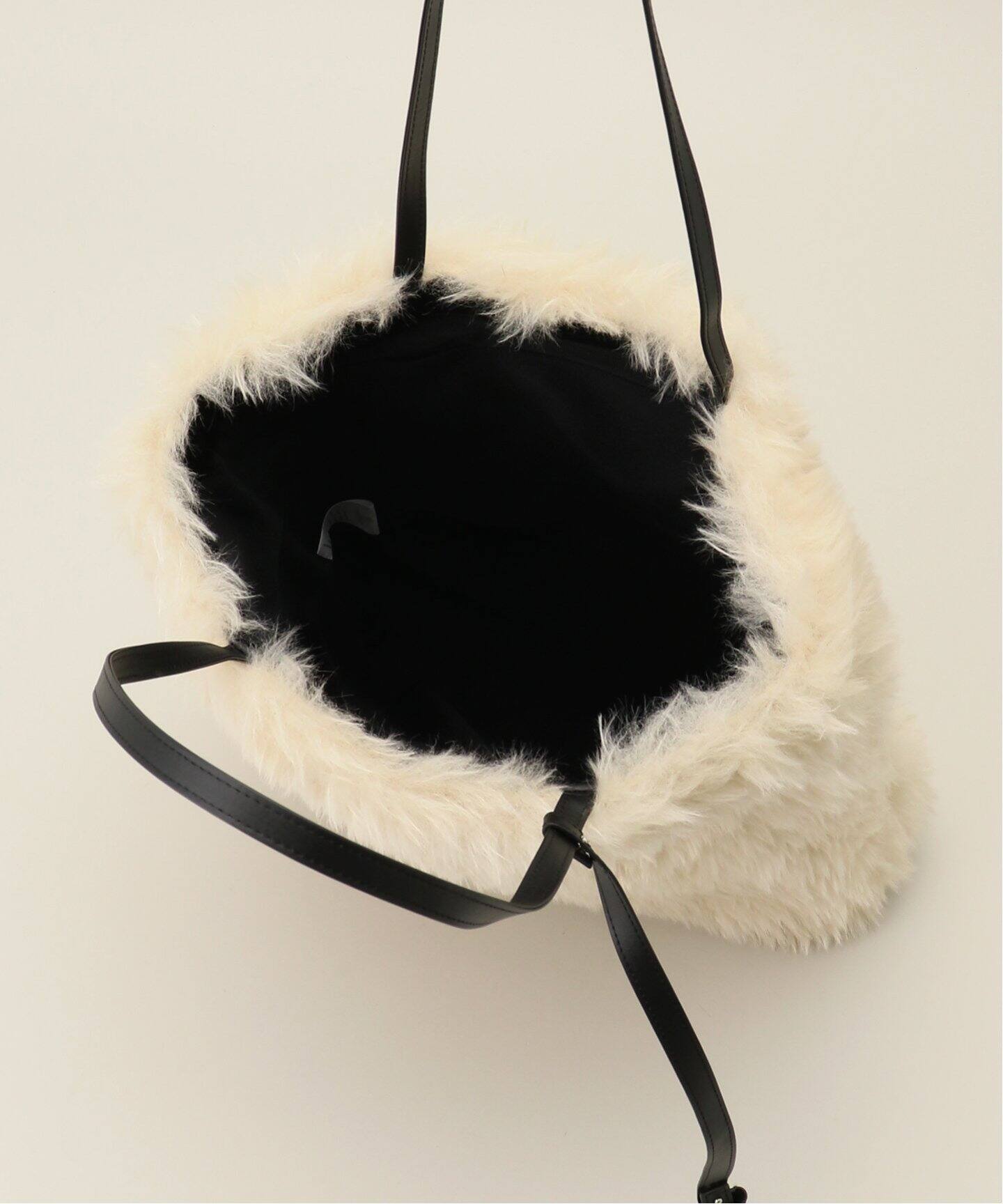 AMOMENTO (アモメント)ブラック シャーリング トートバッグ