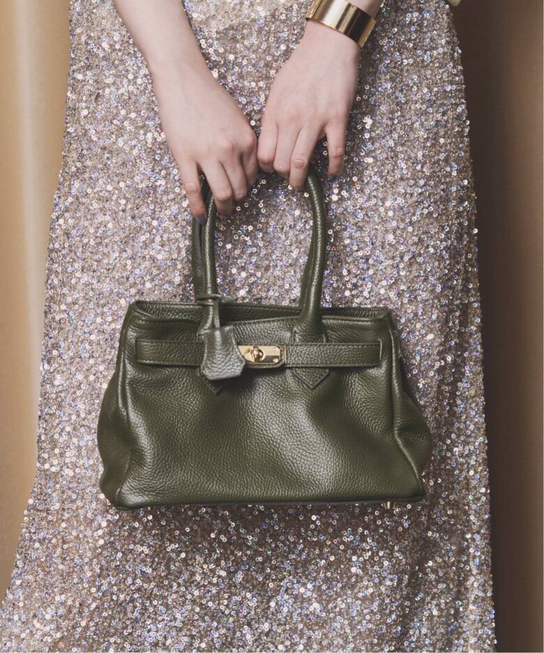 追加予約》AULENTTI/オウレンティ ベルト付きレザー MIDI BAG バッグ  