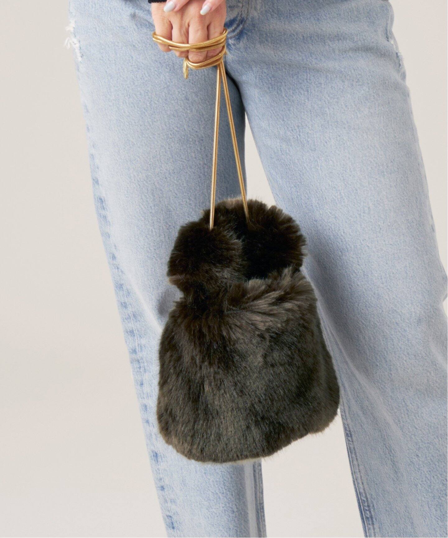 a point etc/アーポワン ウテセ ファーバッグ 4202.92（その他バッグ  