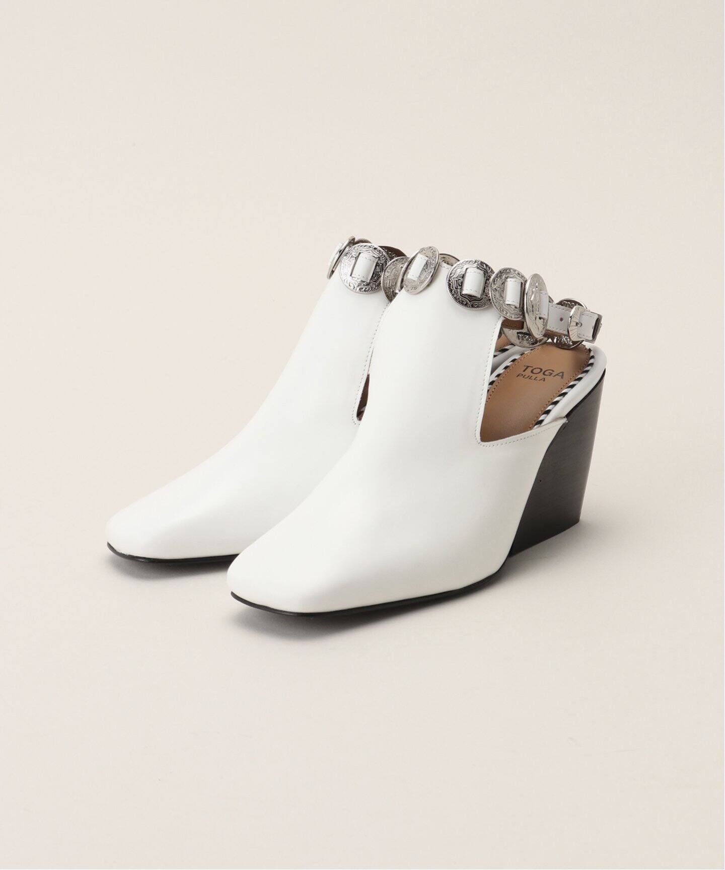 TOGA PULLA/トーガプルラ】Ankle belt heel サンダル（サンダル 