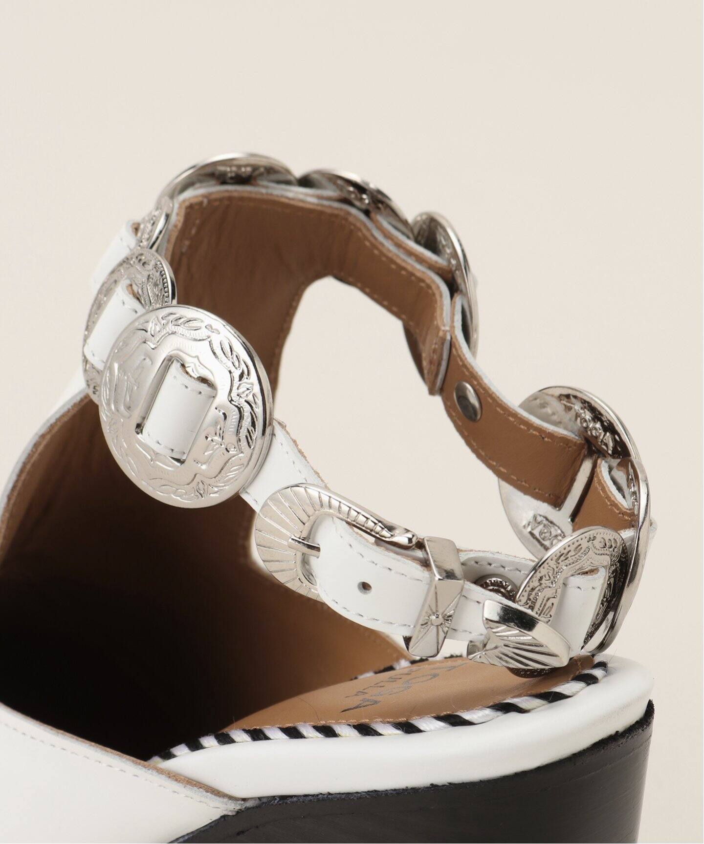 TOGA PULLA/トーガプルラ】Ankle belt heel サンダル（サンダル 