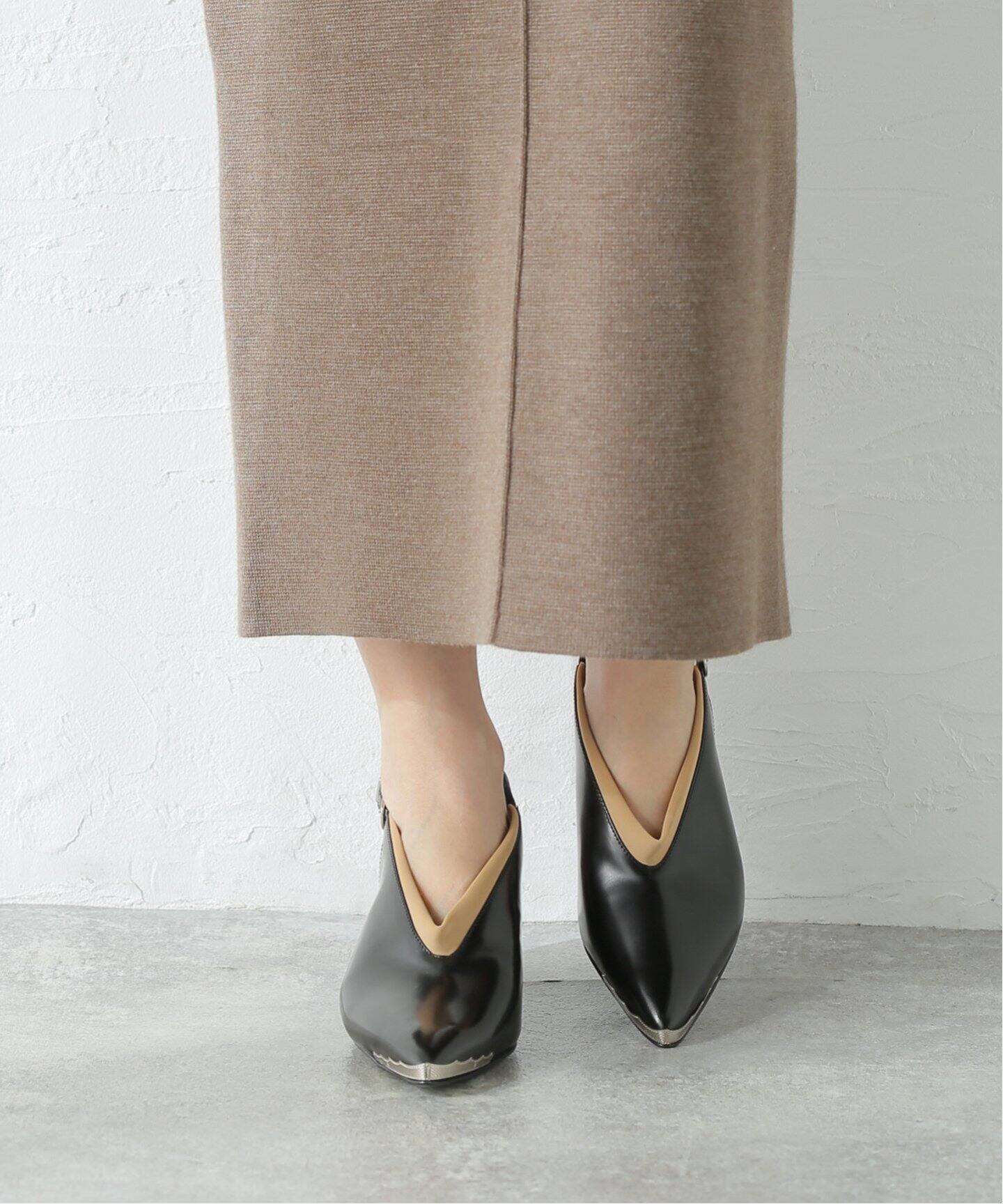TOGA PULLA/トーガプルラ】Back strap heel パンプス（パンプス 