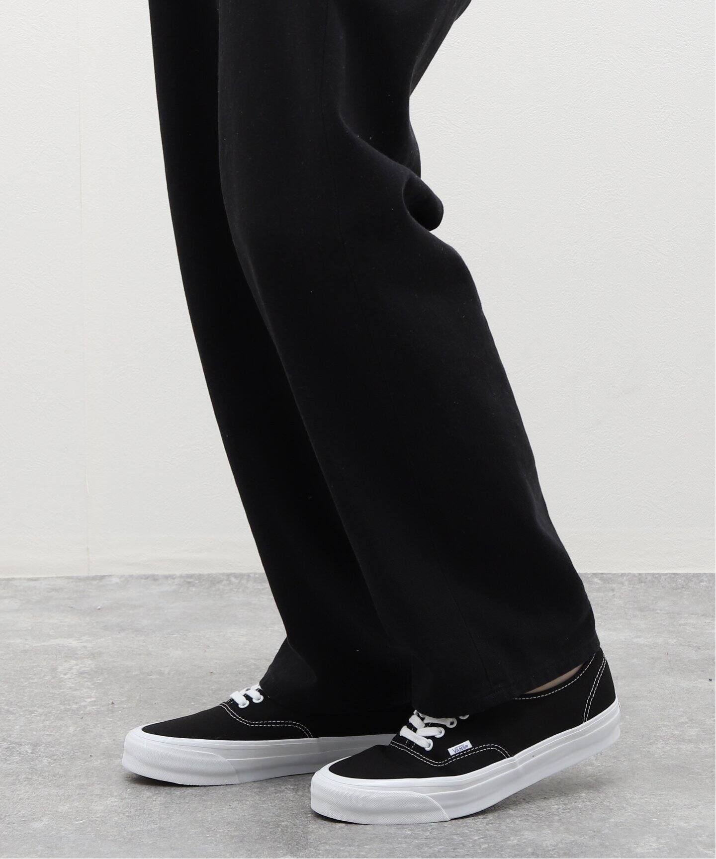 ♡ニコニコ　スニーカー、パンプスセット♡ nissen（ニッセン）の「【ゆったり幅広】moz（モズ）軽量ビッグロゴ