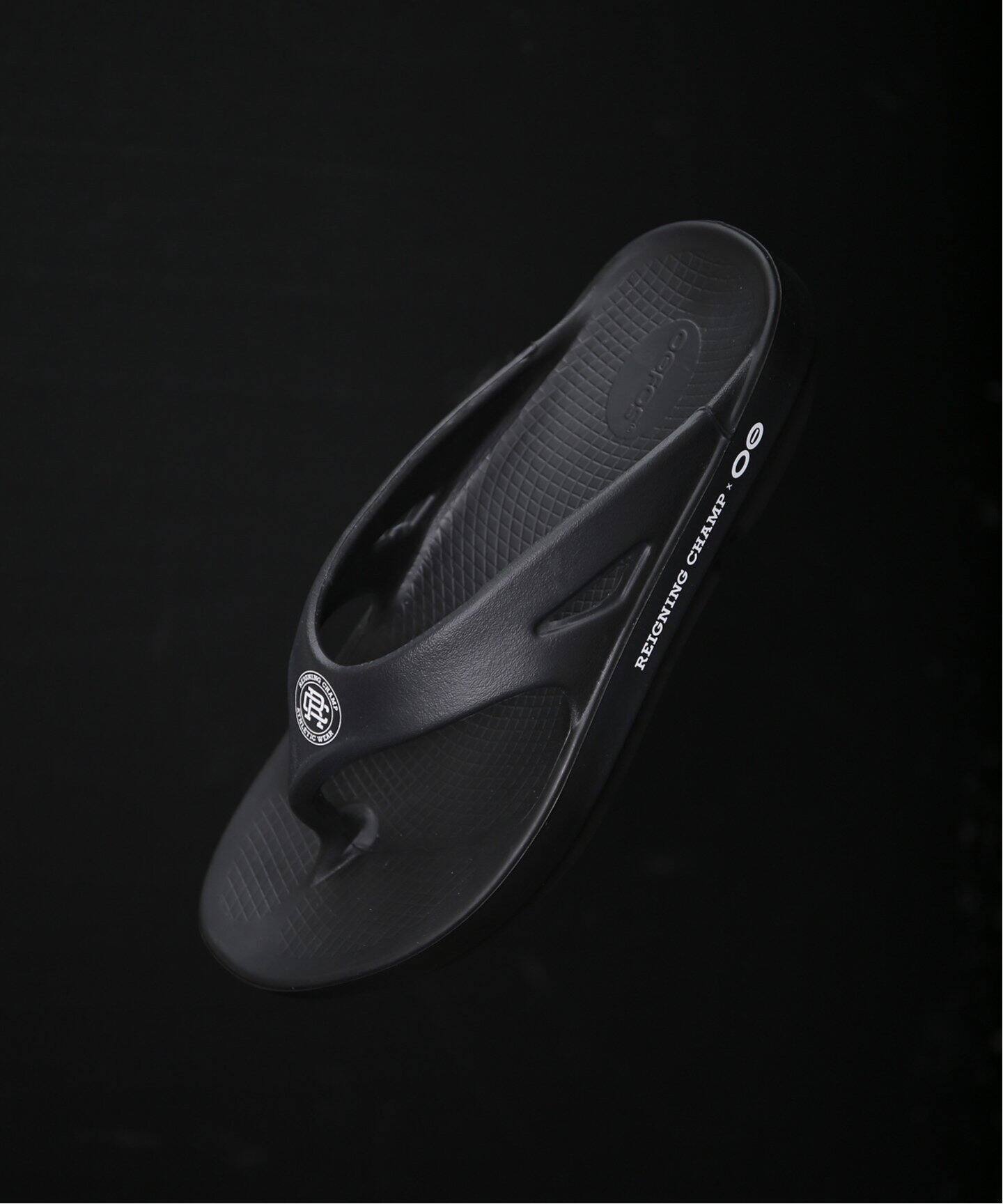 OOFOS / ウーフォス】別注 REIGNING CHAMP（サンダル）｜REIGNING