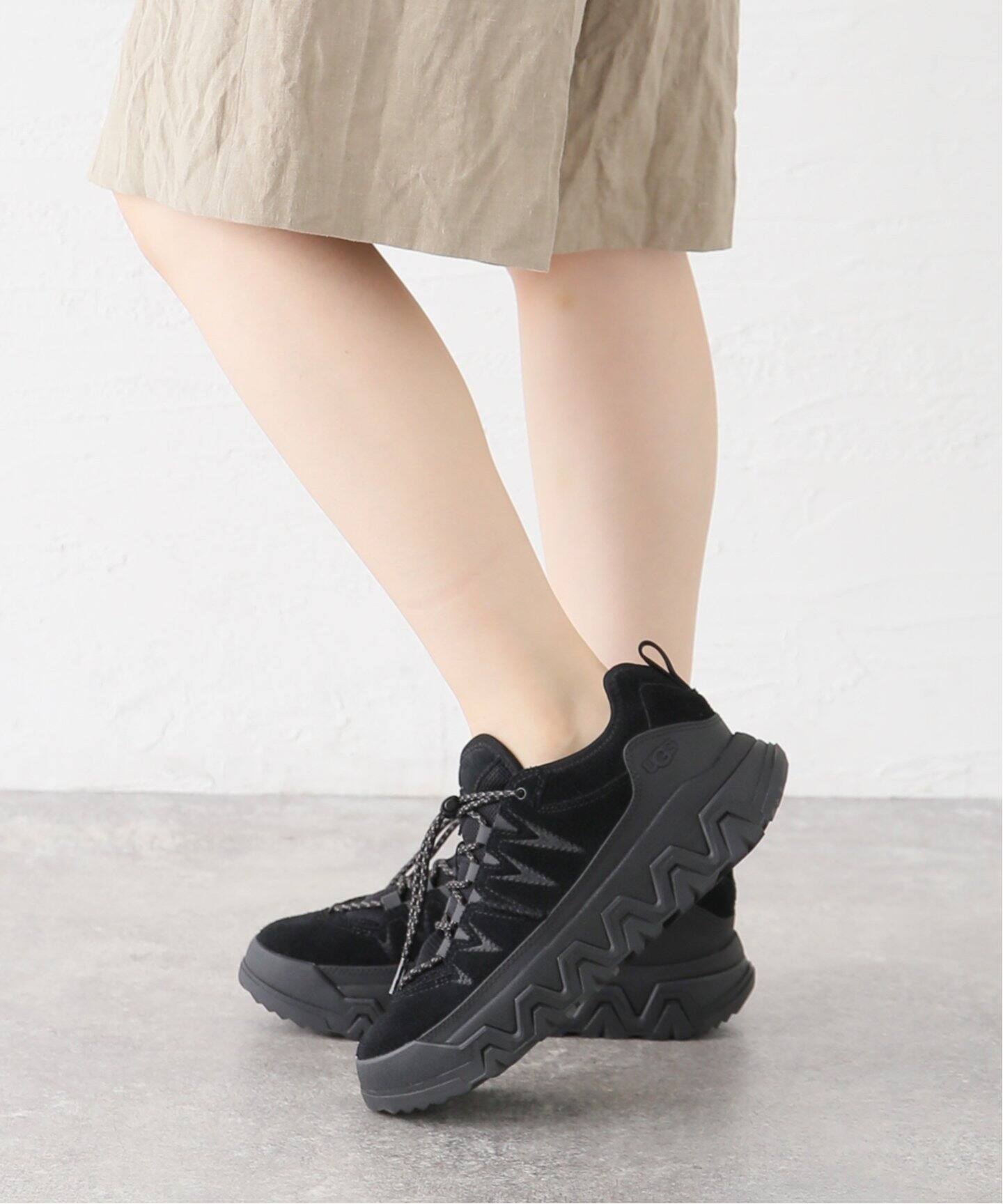 UGG スニーカー W CAPTRAIL LOW ブラック
