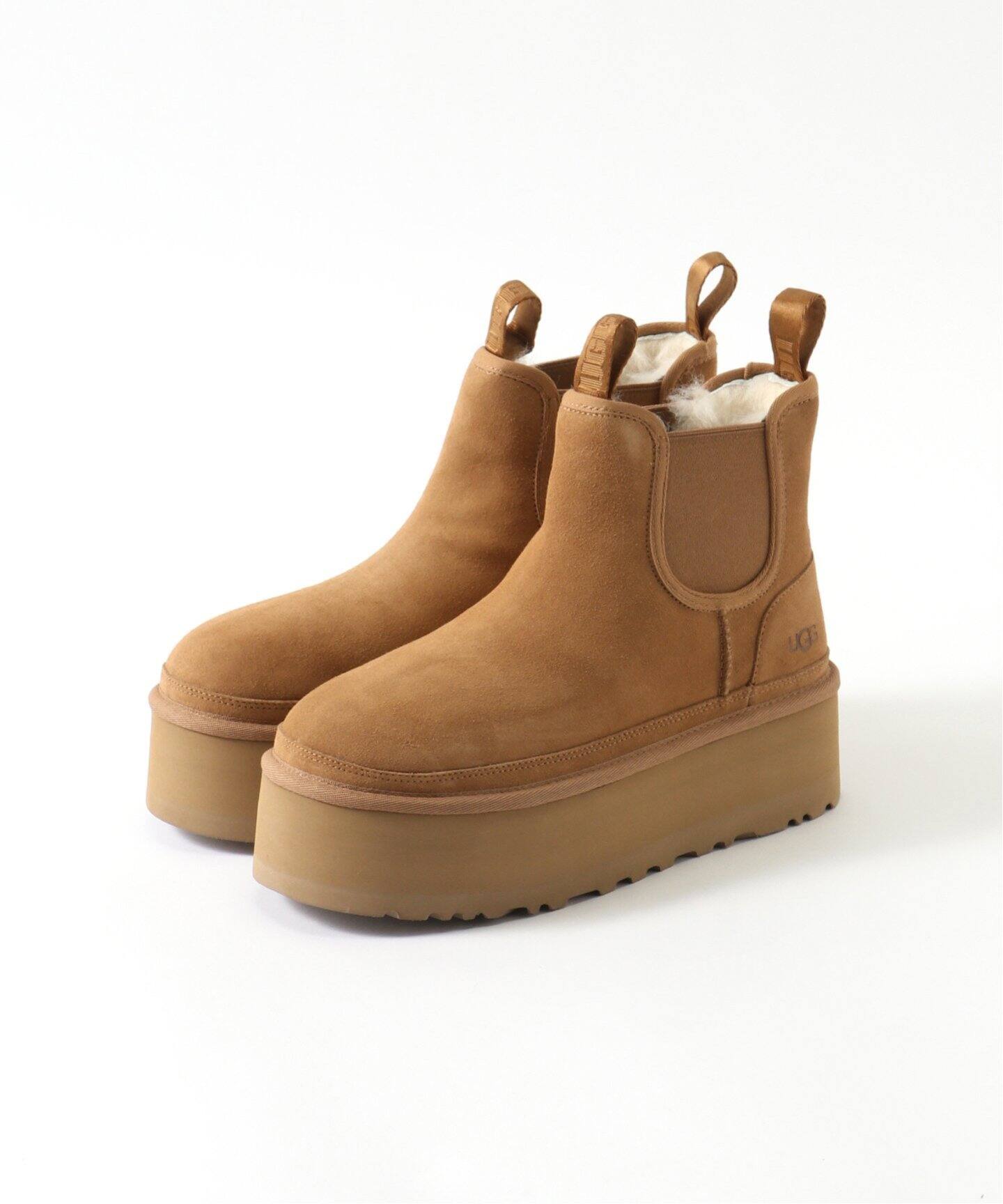 UGG W NEUMEL PLATFORM 持ち上がっ CHELSEA/アグニューメル