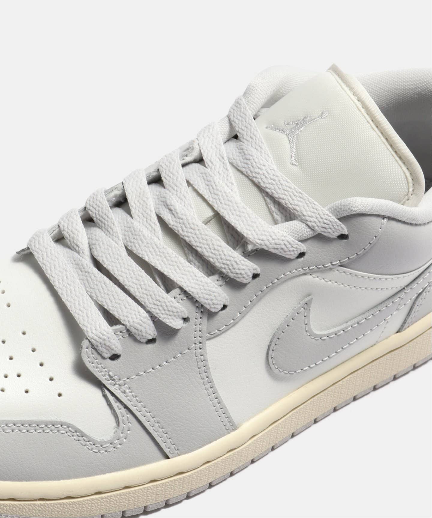 JORDAN BRAND WMNS AIR JORDAN 1 LOW DC0774-103（スニーカー