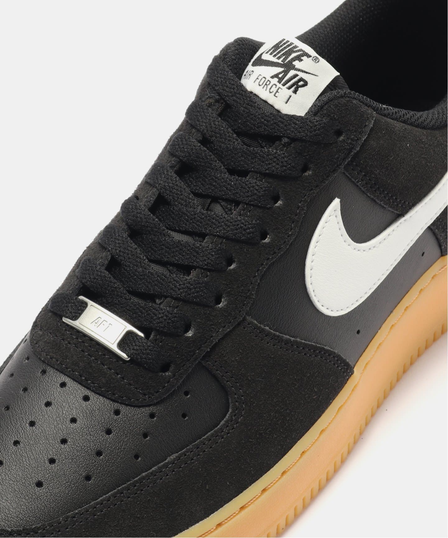 NIKE AIR FORCE 1 07 LV8 FQ8714-004（スニーカー
