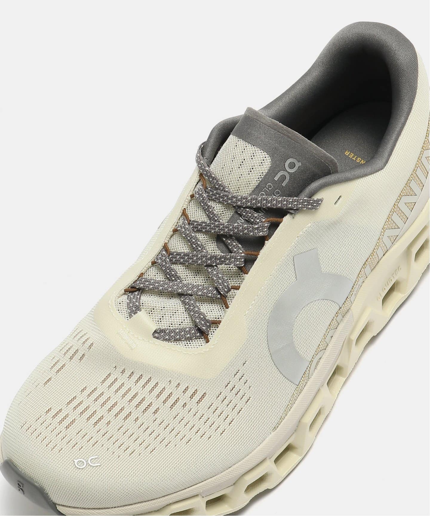 On ネイビー スニーカーHERRINGBONE On Cloud 6MENS On Cloudsurfer Trail Waterproof 3WE10290106（スニーカー