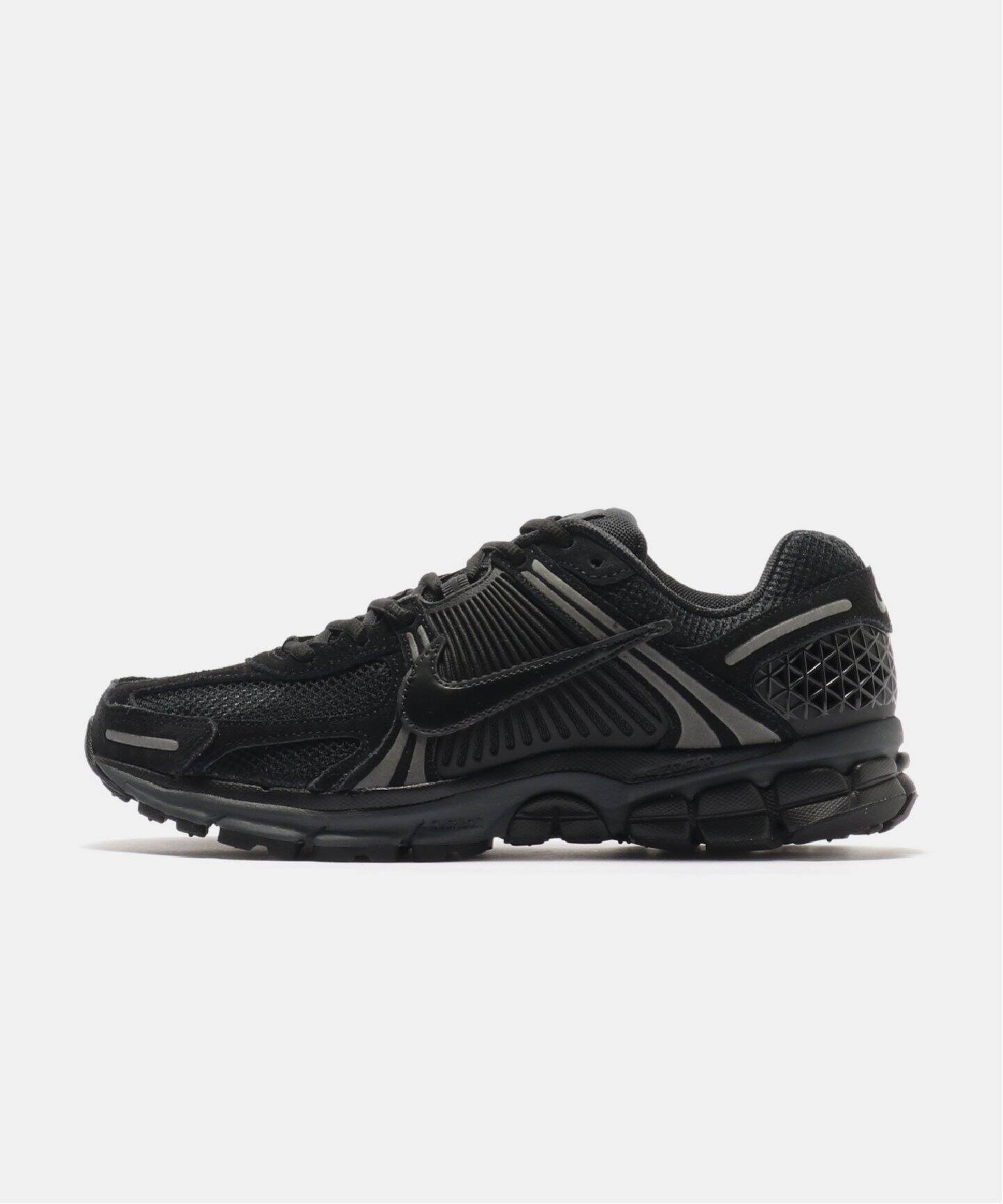 NIKE ZOOM VOMERO 5 HF1553-001（スニーカー）｜HERRINGBONE 
