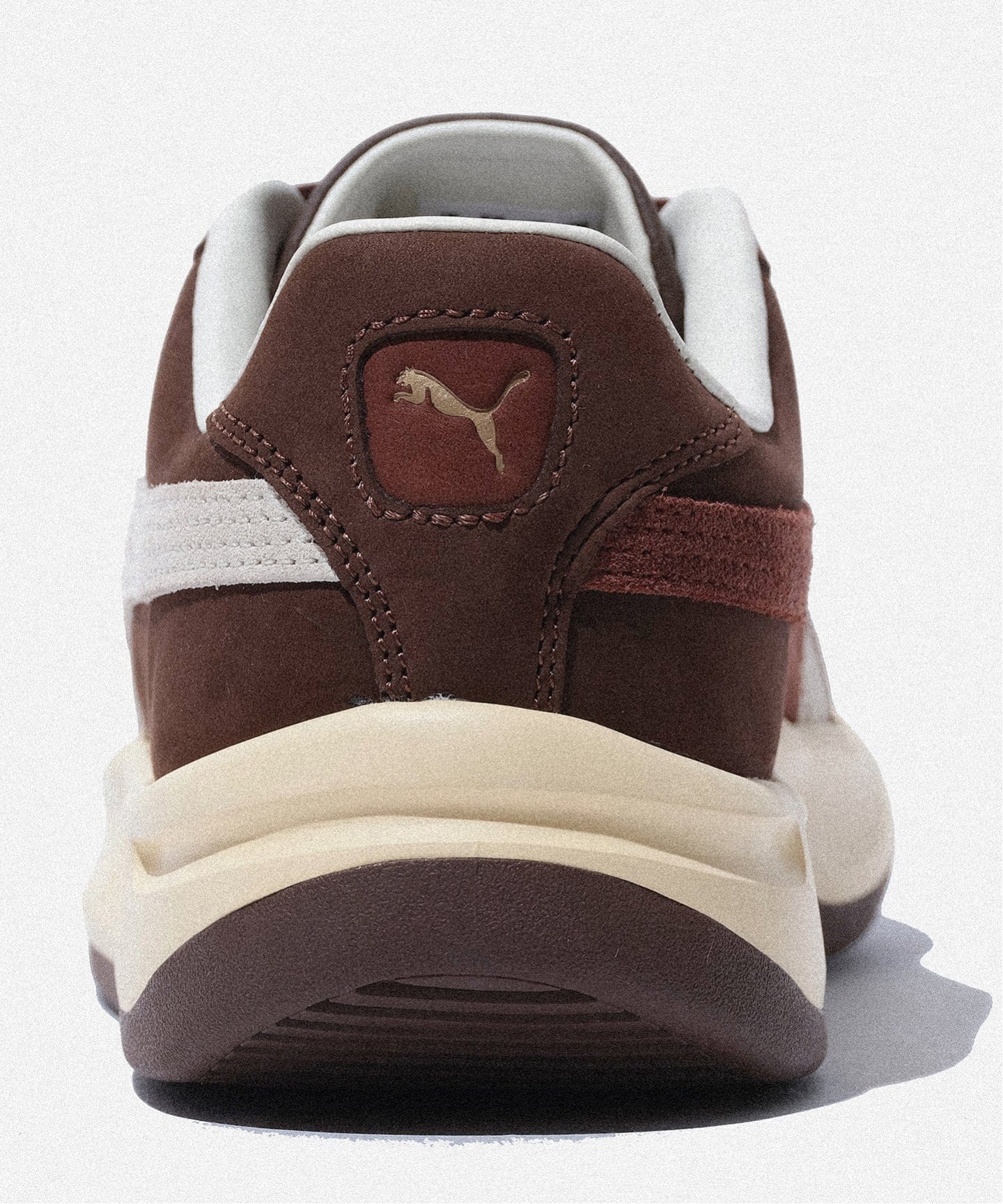 Puma ダークブラウン スニーカー 収納袋付き PUMA スニーカー ダークブラウン チョコブラウン 24 - メルカリ