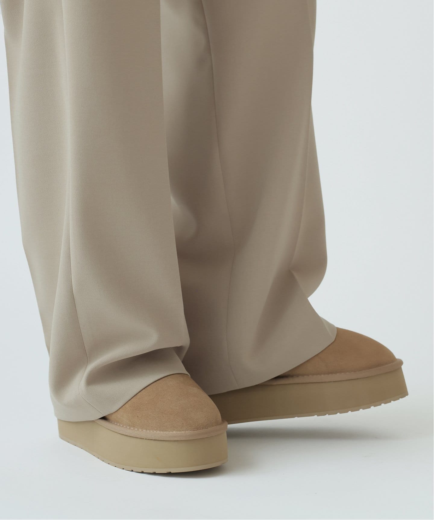 EMU / エミュPLATFORM MICRO WOOL W13159（ブーティ・ショート