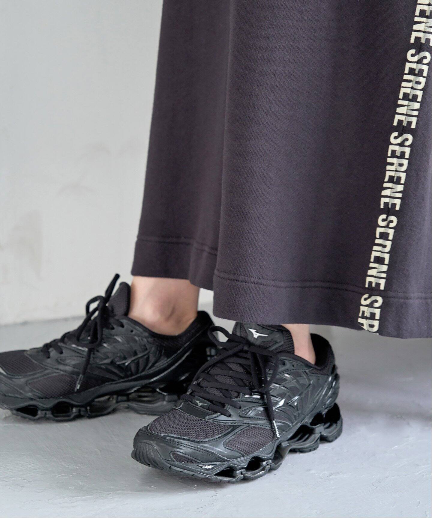 ≪一部店舗+WEB限定≫MIZUNO / ミズノ Wave Prophecy LS（スニーカー  