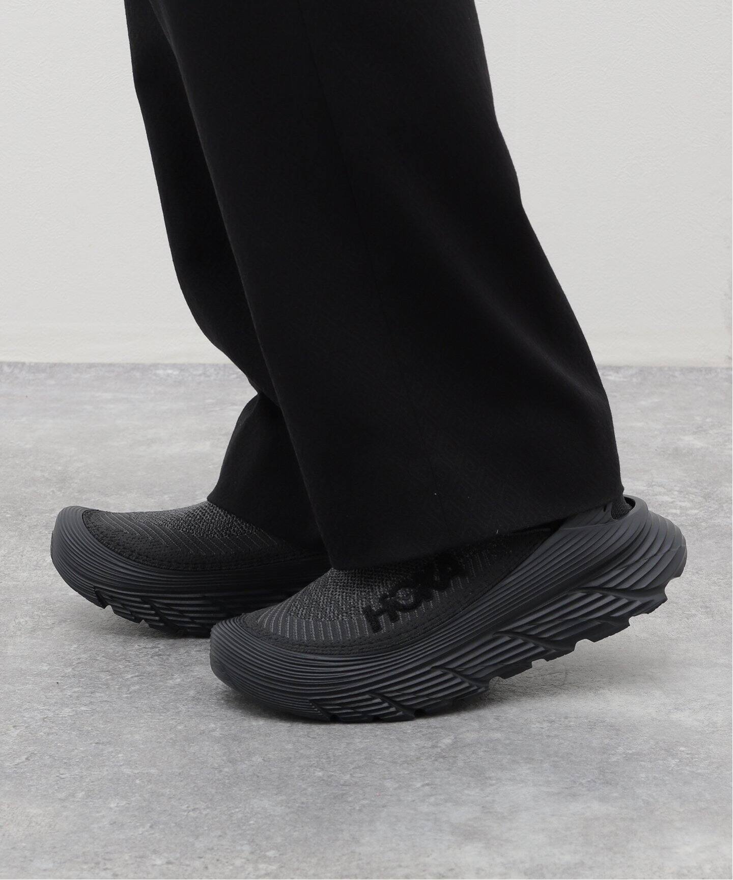 HOKA ONE ONE (ホカ オネオネ) U RESTORE TC 1134532-BBLC（スニーカー 