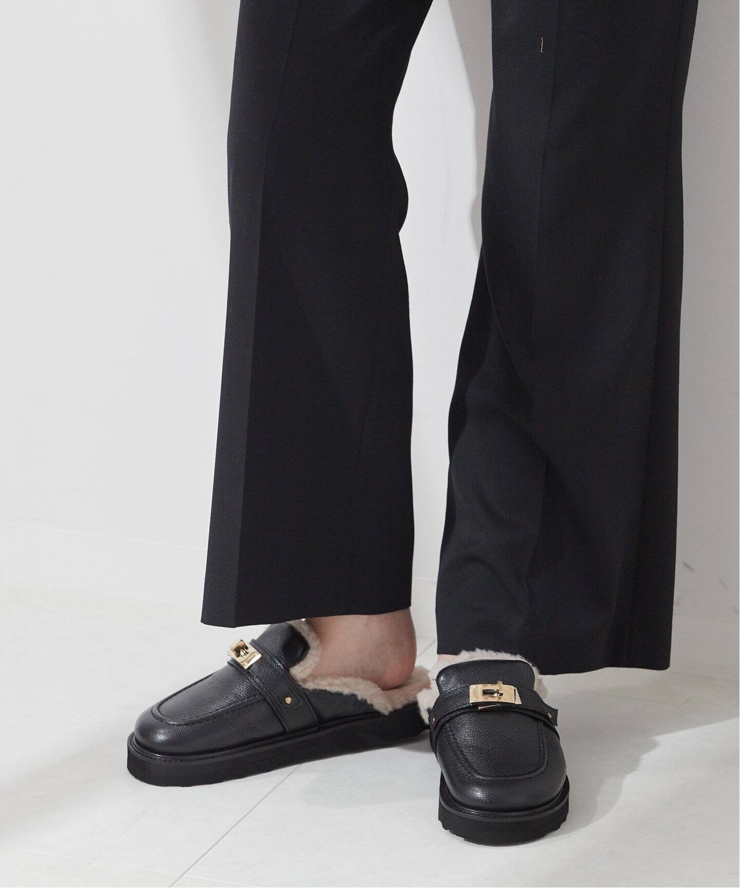 別注》【CAMINANDO】SHEARING BUCKLE SANDALS：フラットシューズ 